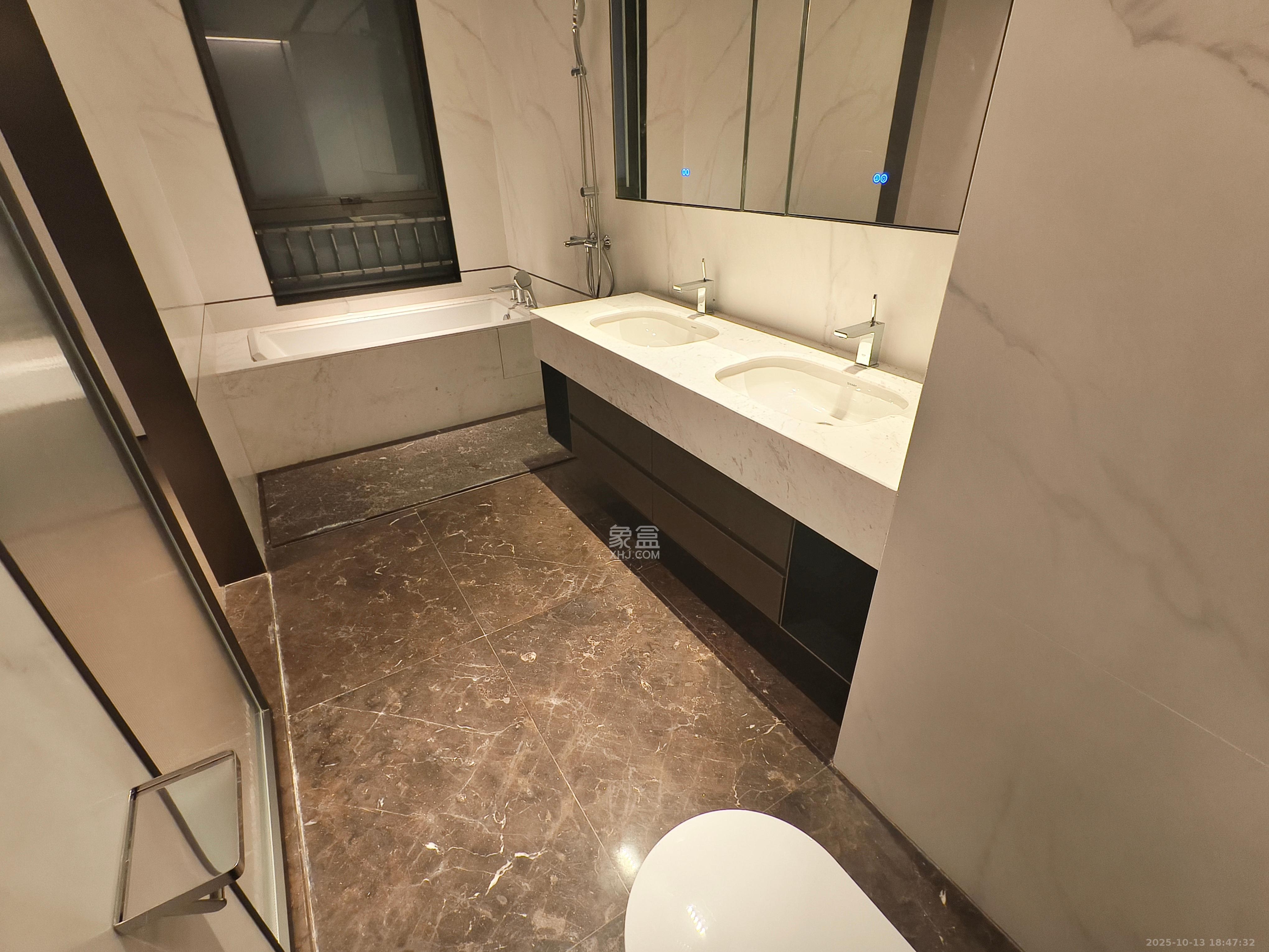 万科瑧湾汇  5室2厅3卫    15000.0元/月 万科瑧湾汇  5室2厅3卫    15000.0元/月室内图