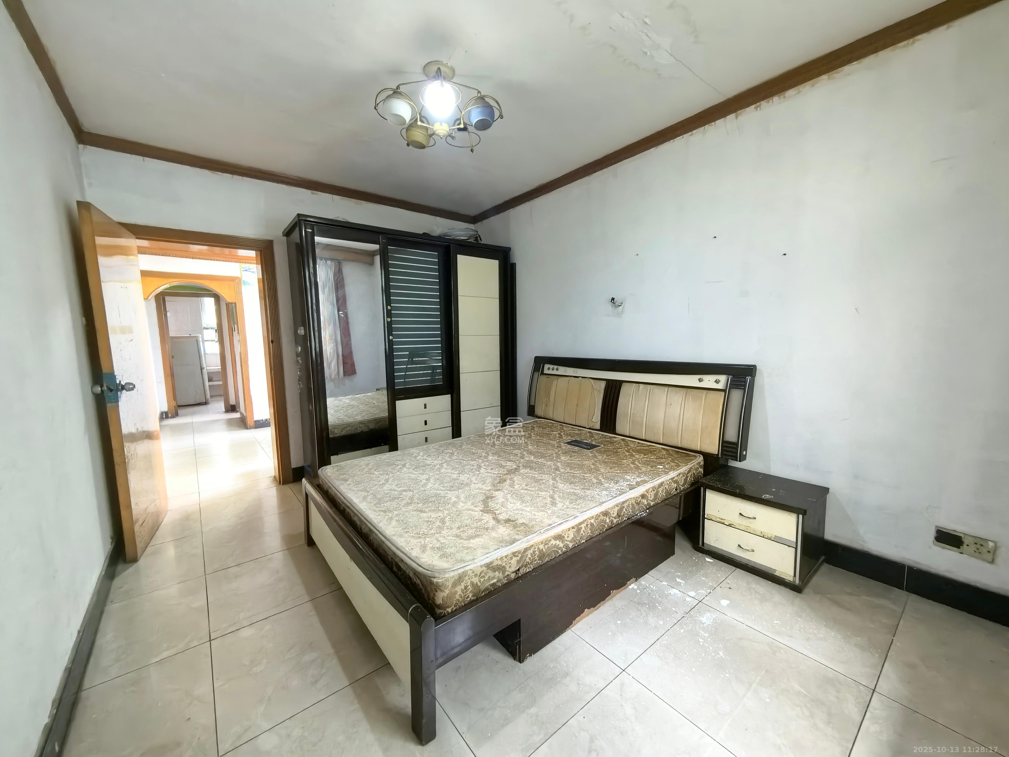 新天小区 3室2厅1卫 1200.0元/月 新天小区 3室2厅1卫 1200.0元/月室内图