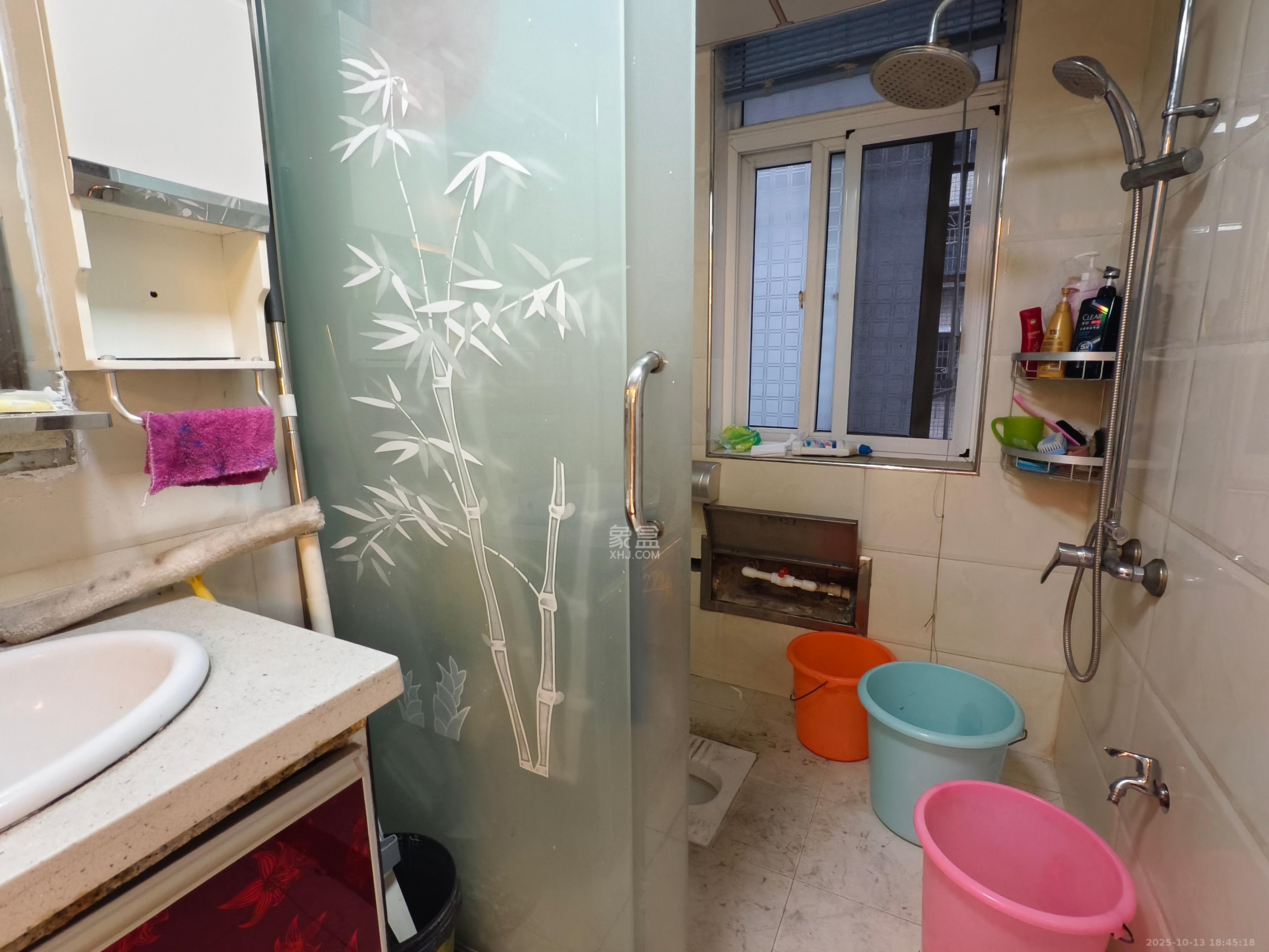 天星家园  4室2厅3卫    2100.0元/月室内图