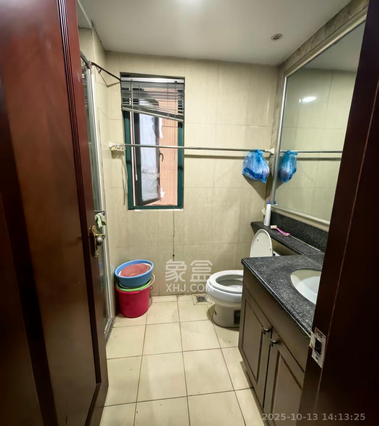 恒大城 3室2厅2卫 2200.0元/月 恒大城 3室2厅2卫 2200.0元/月室内图