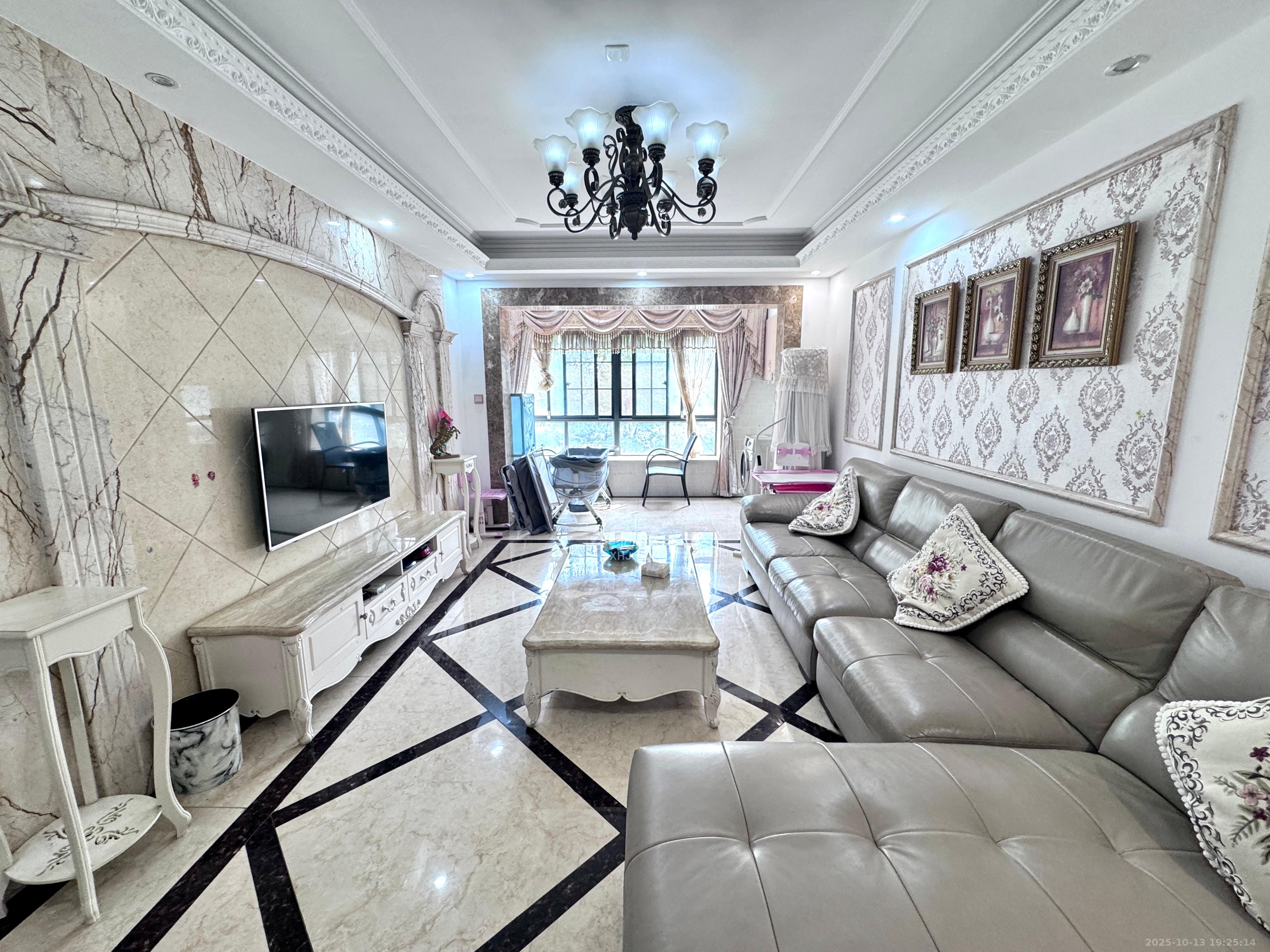 嘉宇盛世华章  3室2厅1卫    2200.0元/月