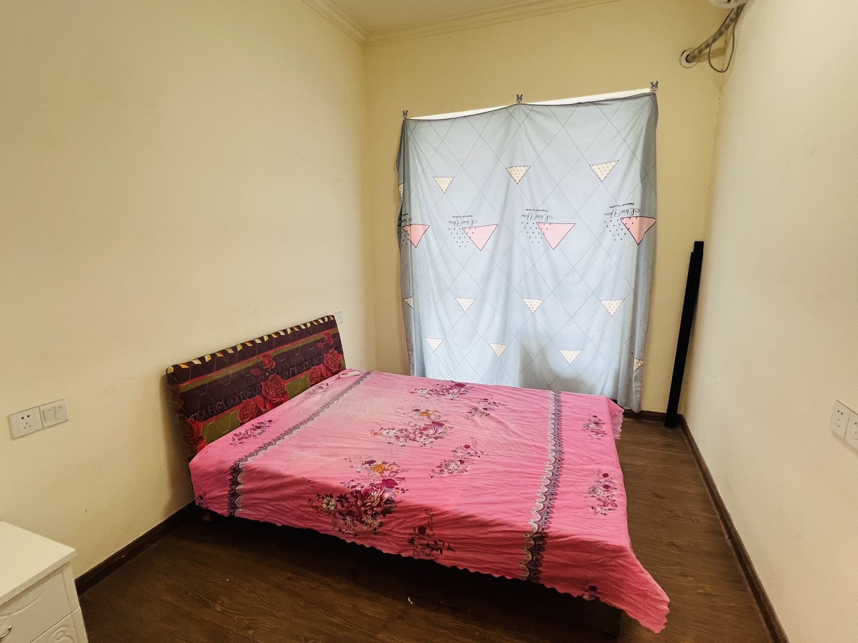 碧桂园 4室2厅2卫 92.8万 碧桂园 4室2厅2卫 92.8万客厅