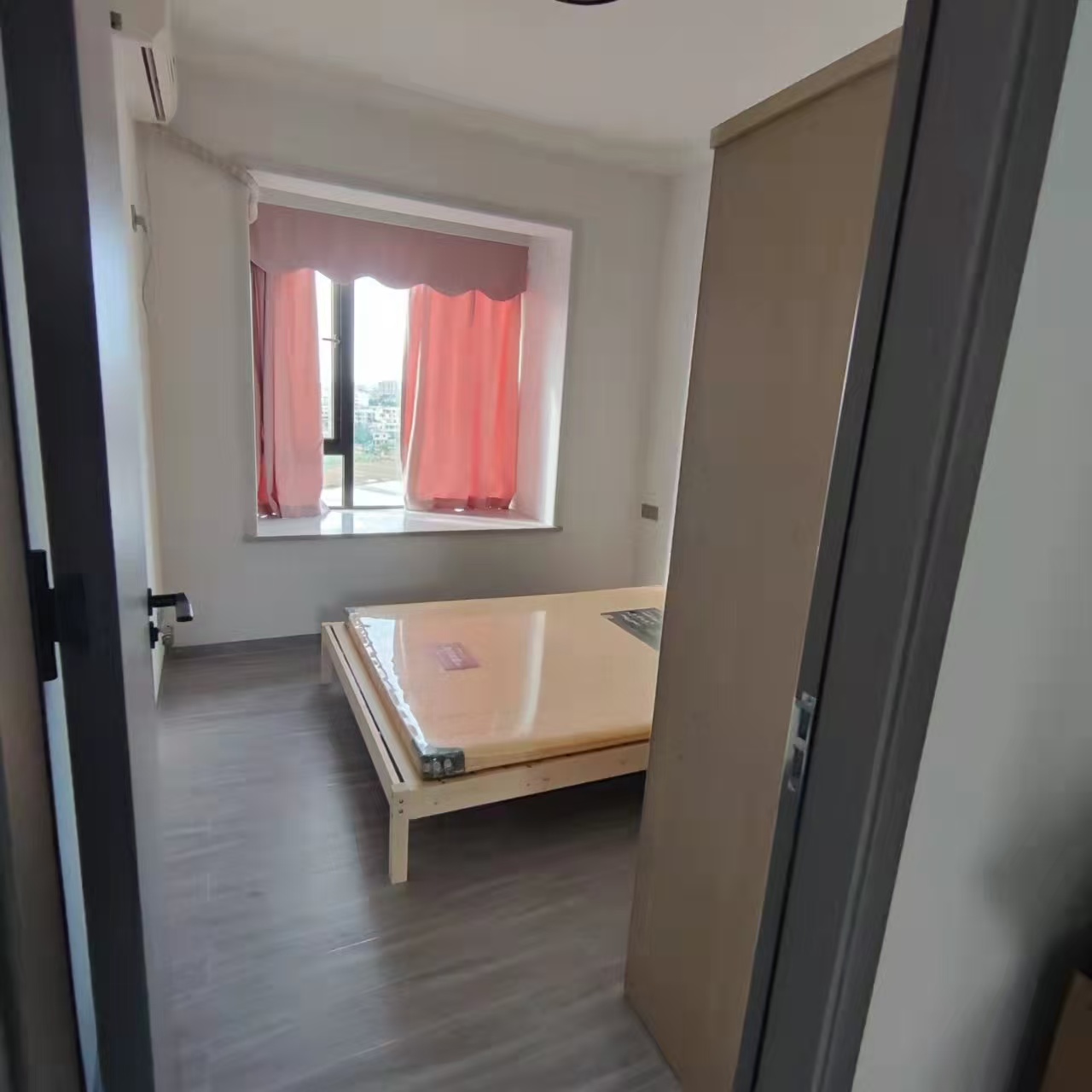 绿地城骏园 3室2厅1卫 3000.0元/月 绿地城骏园 3室2厅1卫 3000.0元/月室内图