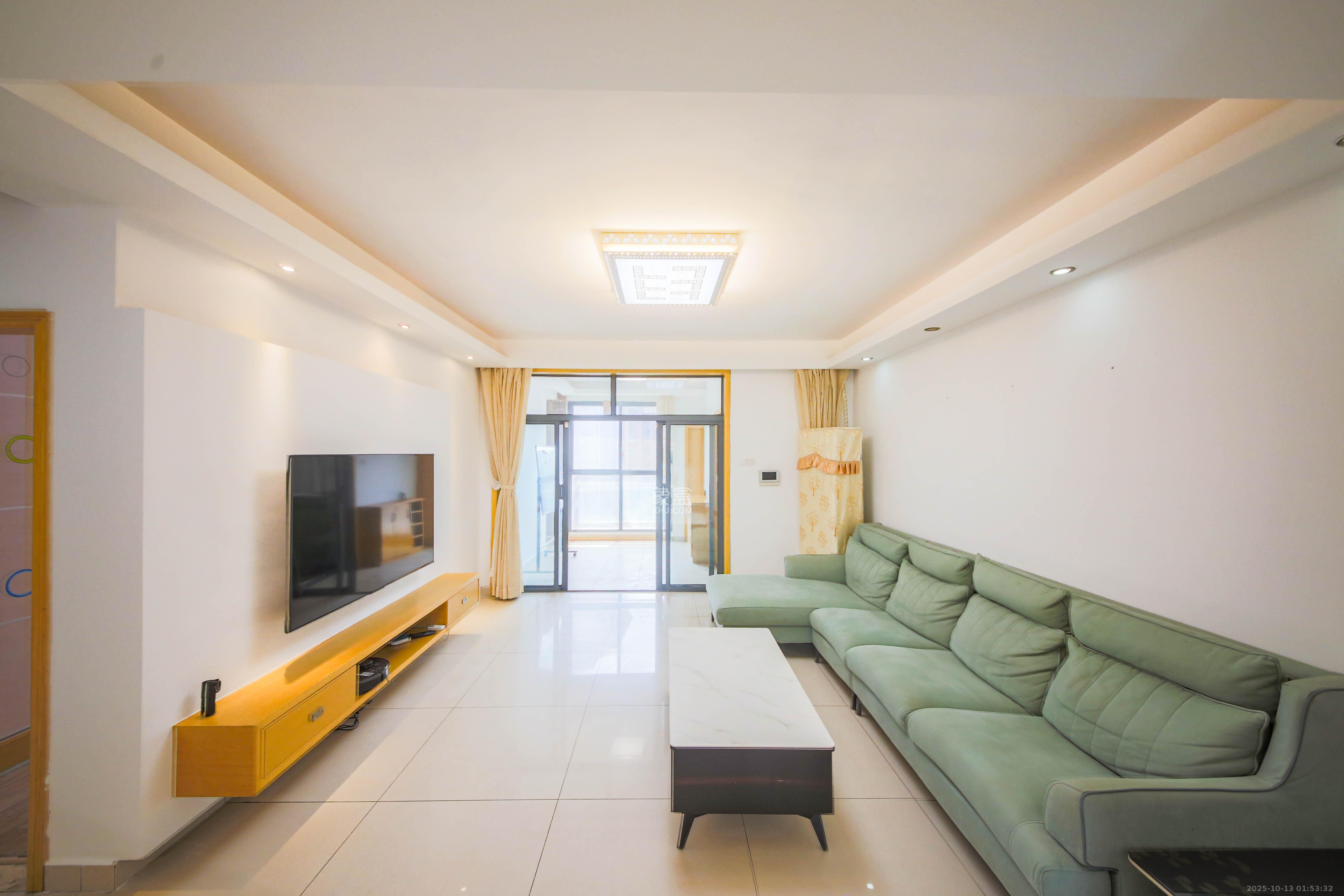 奥林匹克花园 3室2厅1卫 115.0万 奥林匹克花园 3室2厅1卫 115.0万客厅