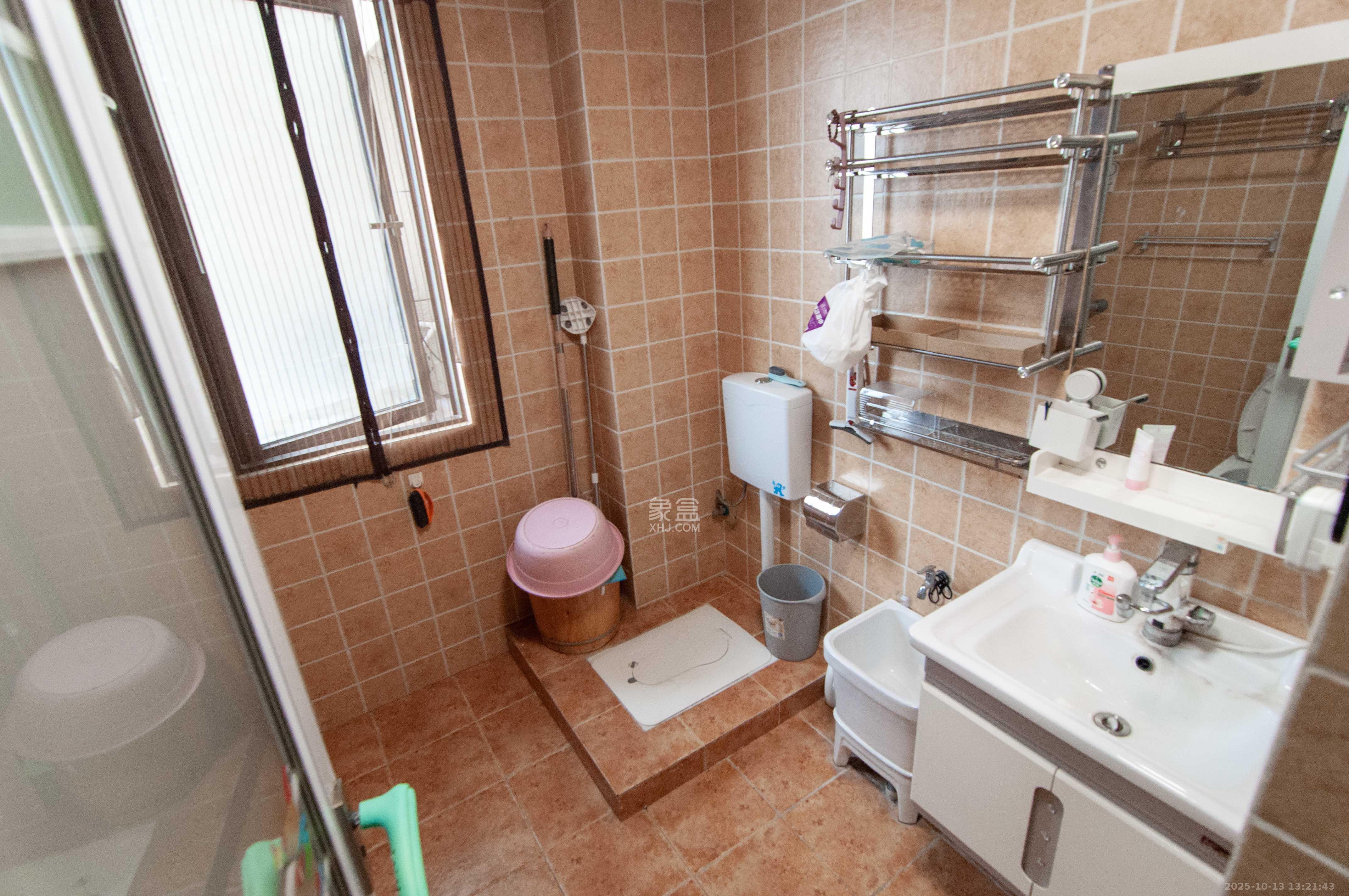 金茂梅溪湖 2室2厅1卫 128.0万 金茂梅溪湖 2室2厅1卫 128.0万卫生间