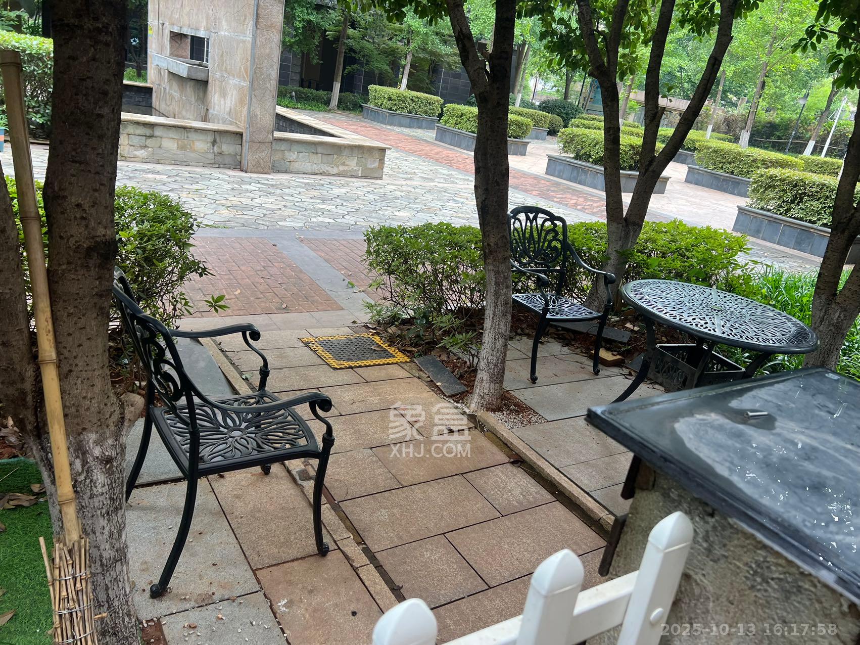 保利花园  1室1厅1卫    1500.0元/月 保利花园  1室1厅1卫    1500.0元/月室内图