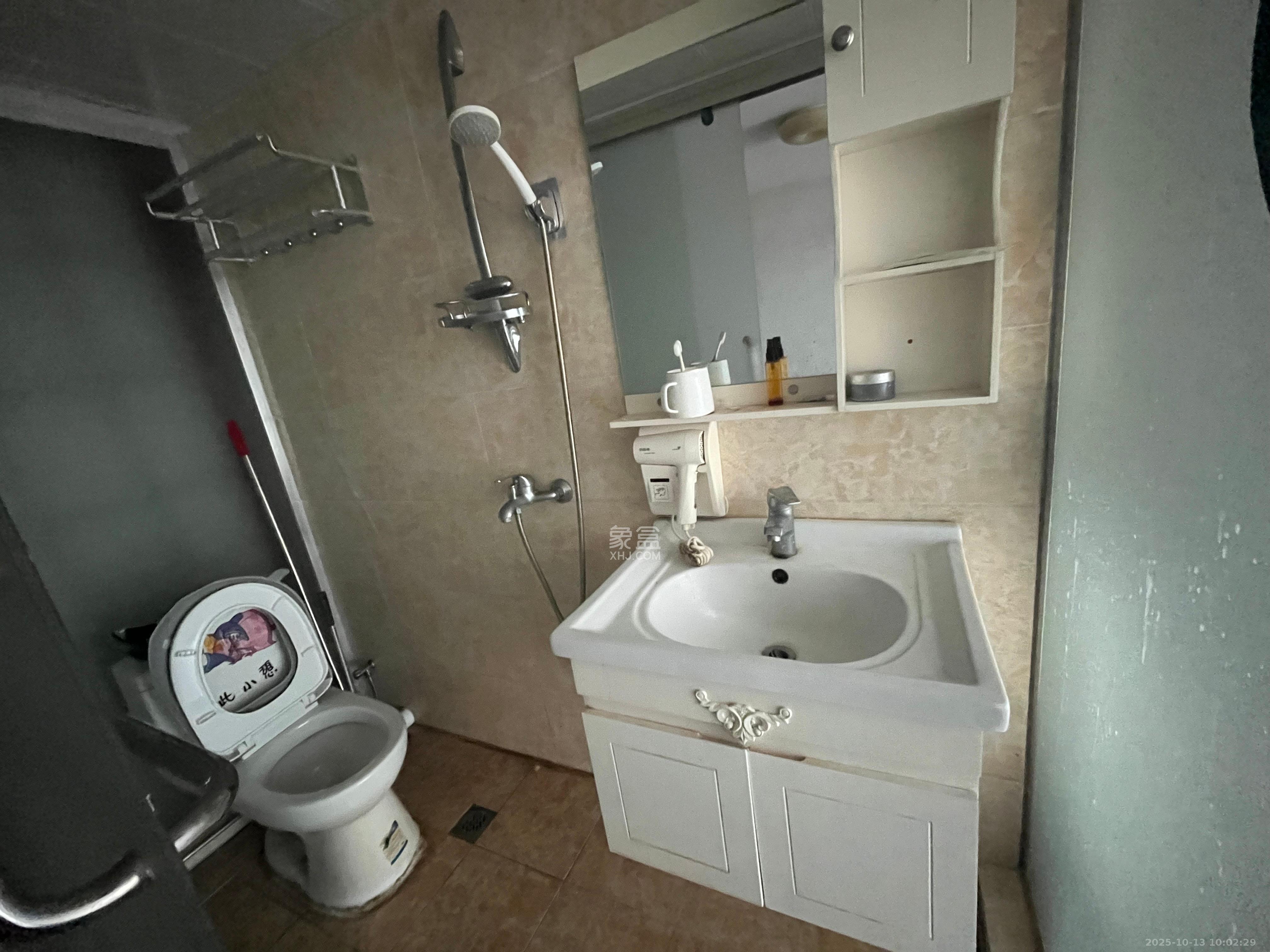 金色loft(鑫秋大厦) 2室1厅1卫 1700.0元/月 金色loft(鑫秋大厦) 2室1厅1卫 1700.0元/月室内图