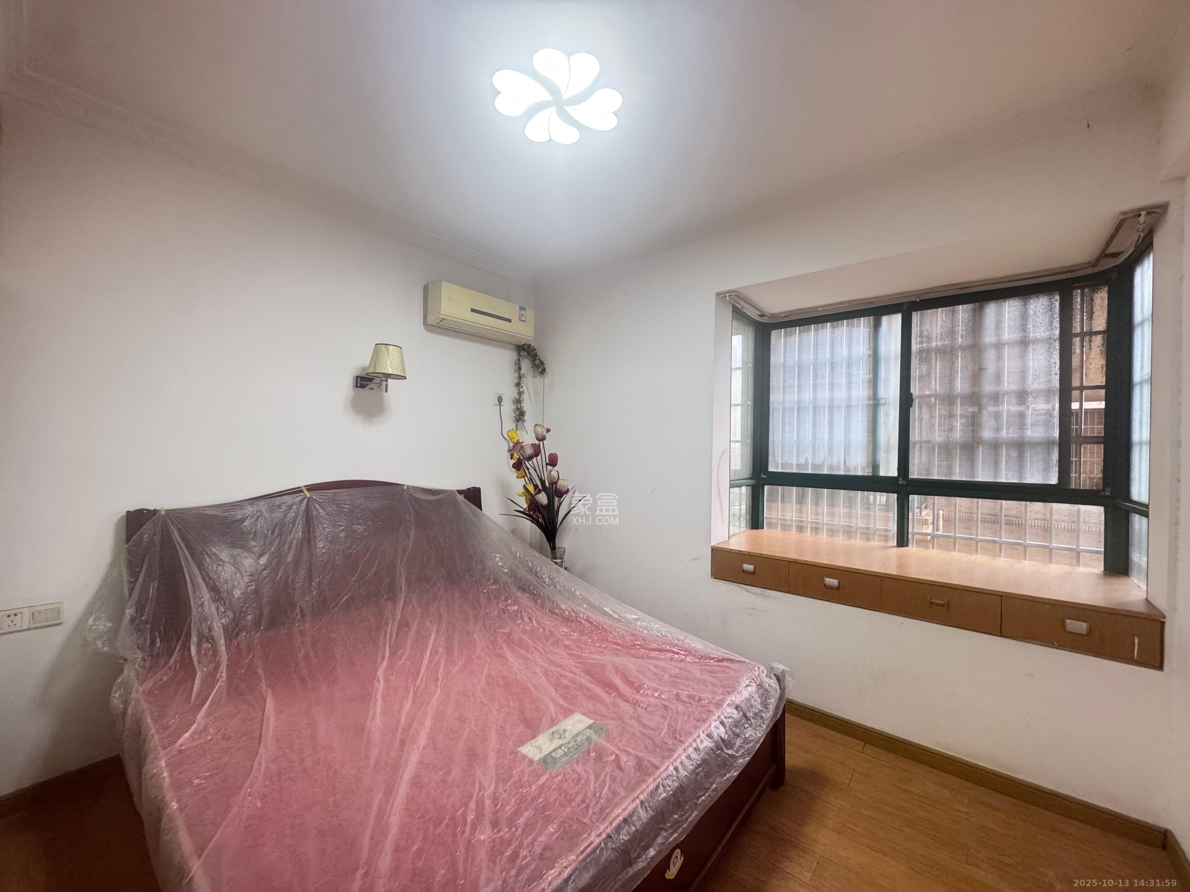 瑞凯景城苑(一、二期)  2室2厅1卫    1400.0元/月 瑞凯景城苑(一、二期)  2室2厅1卫    1400.0元/月室内图