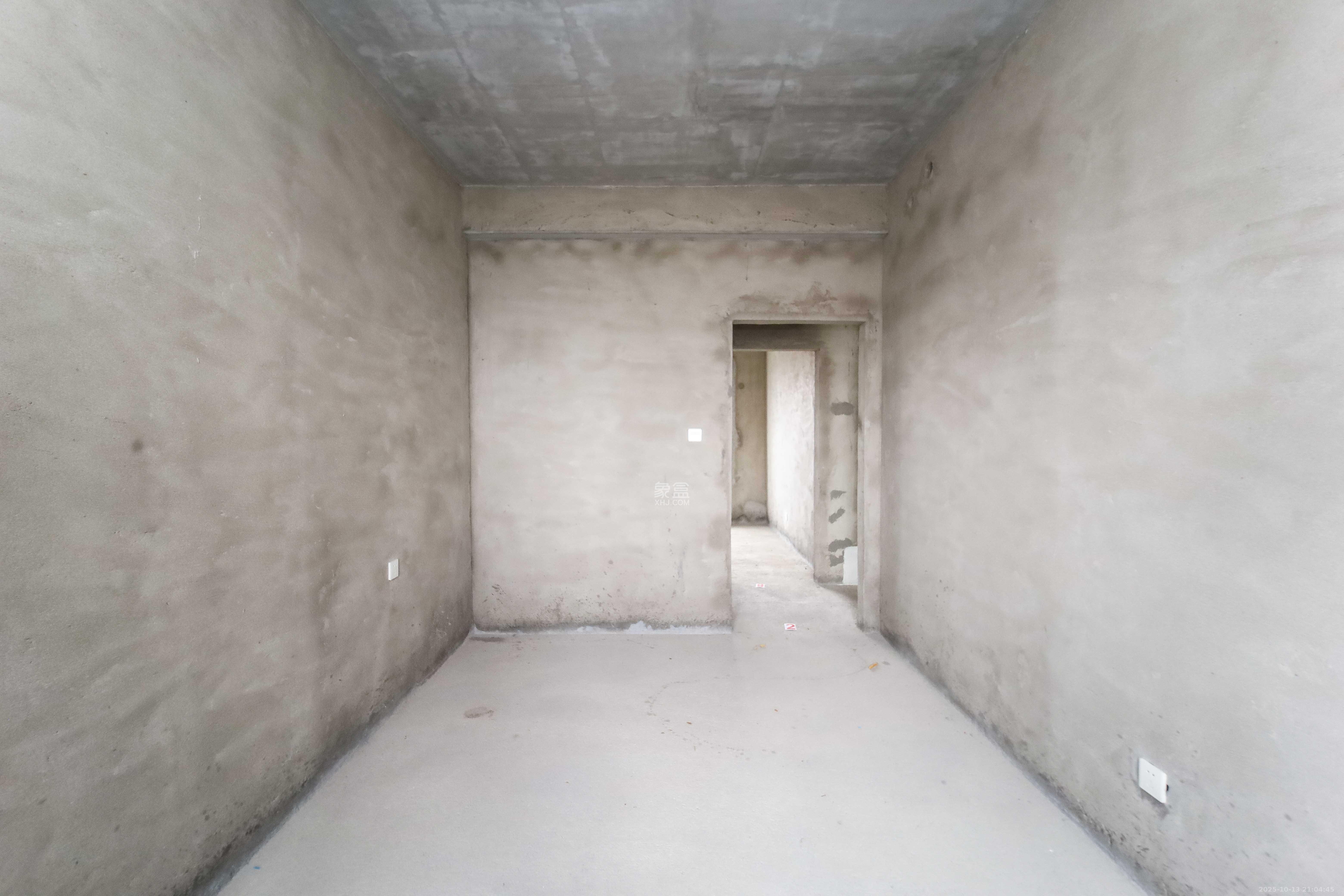 宝能公馆（美联天骄城五期）  4室2厅2卫    180.0万卧室