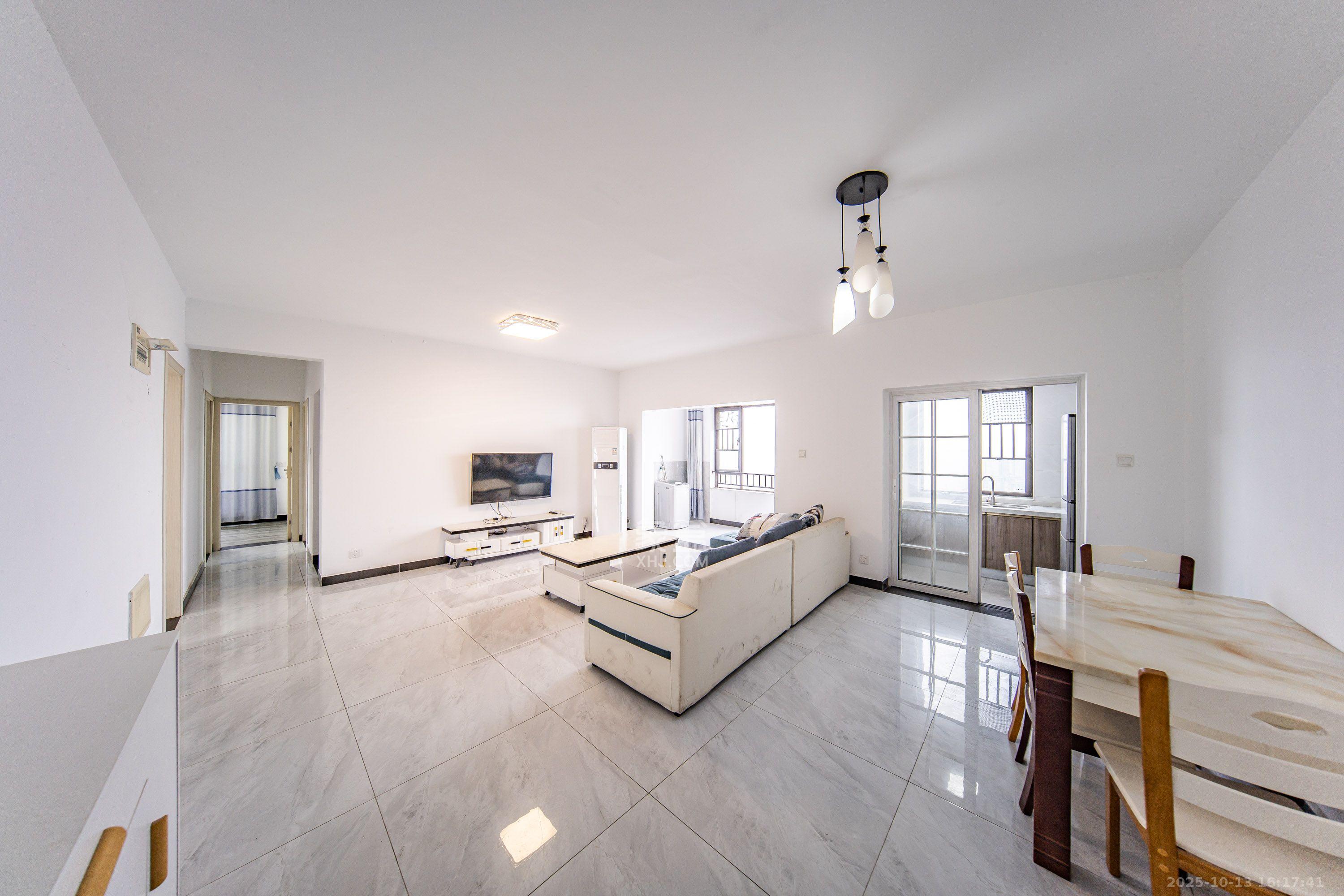 洋湖18克拉（旷远洋湖18克拉）  4室2厅2卫    3000.0元/月室内图