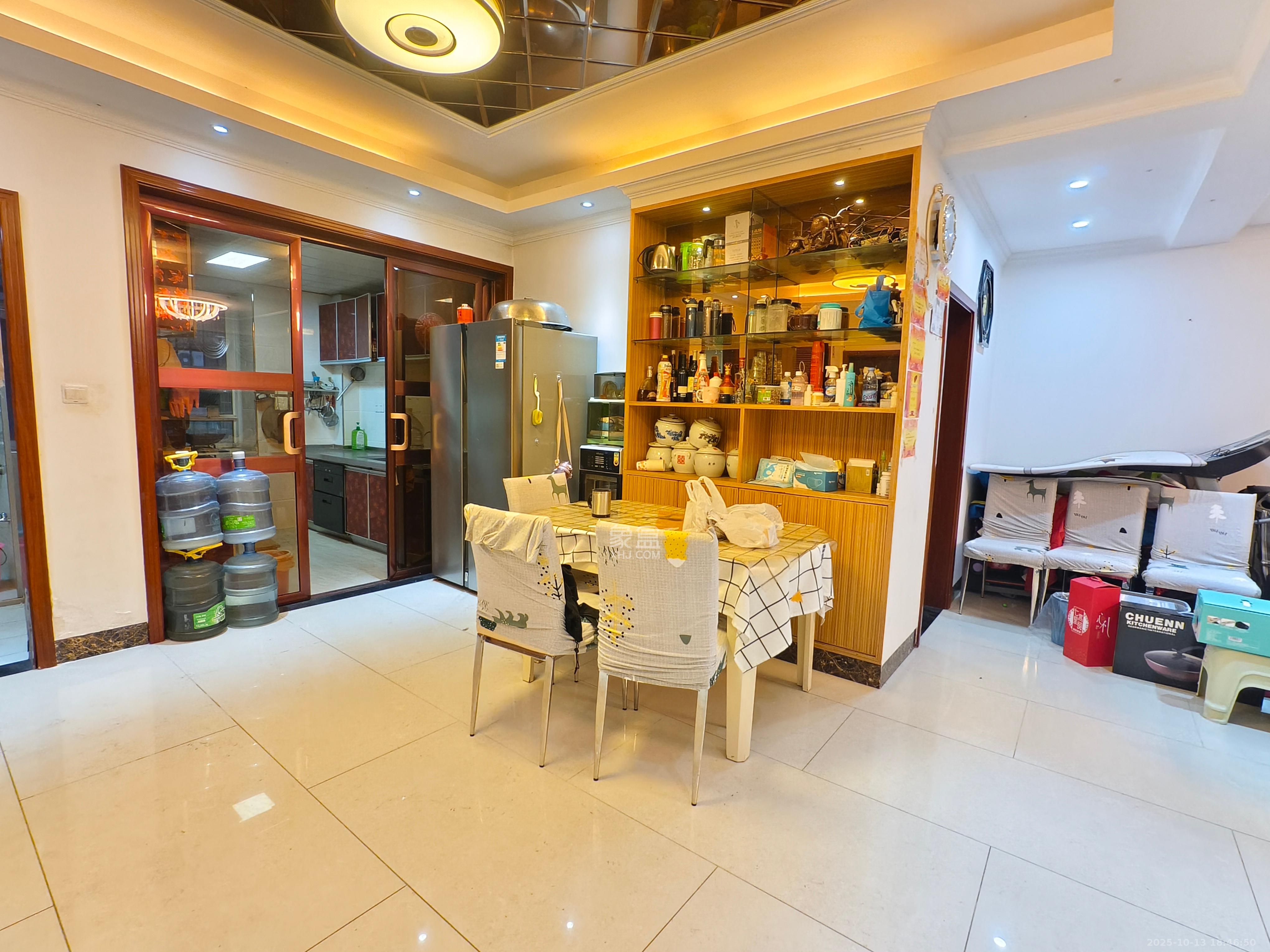 天星家园  4室2厅3卫    2100.0元/月室内图