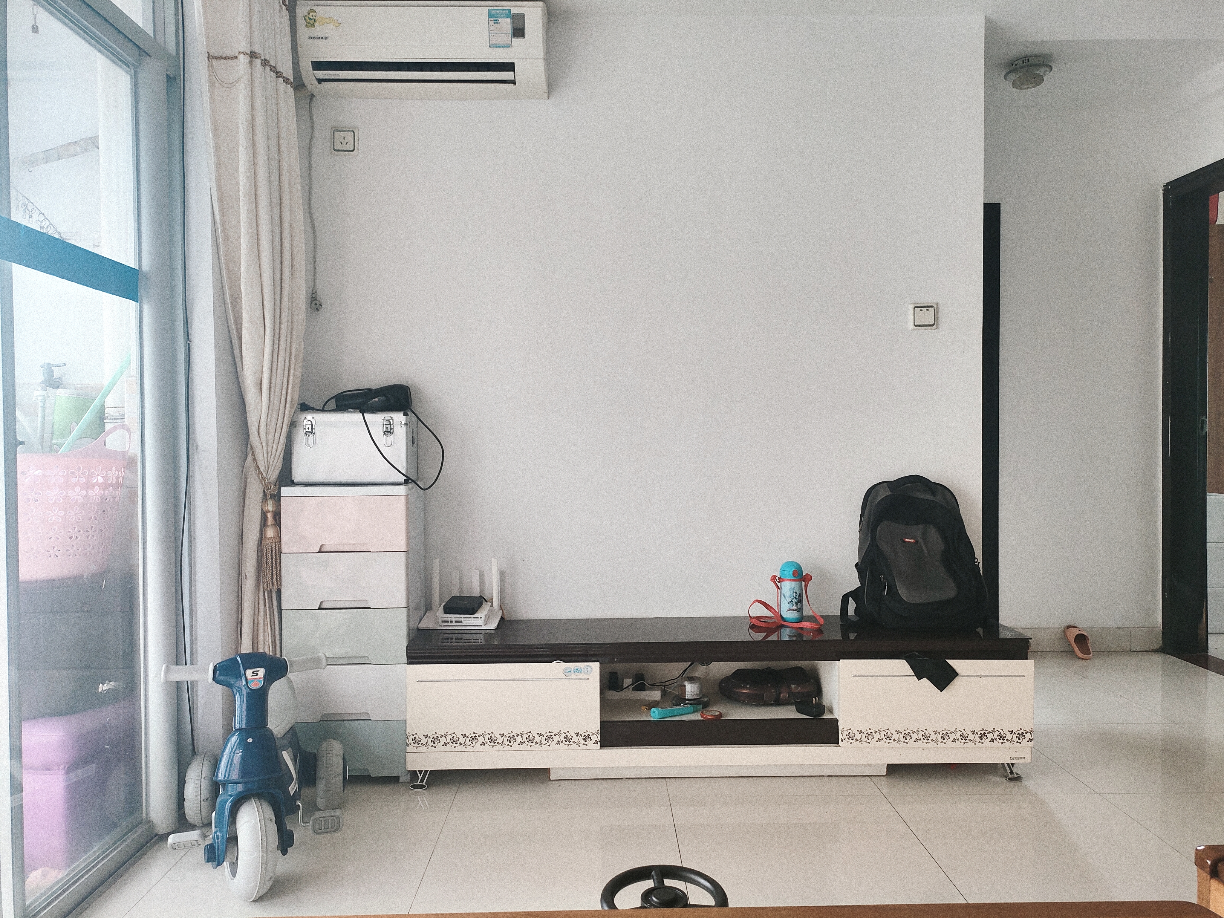 汇锦名城  2室2厅1卫    90.0万客厅