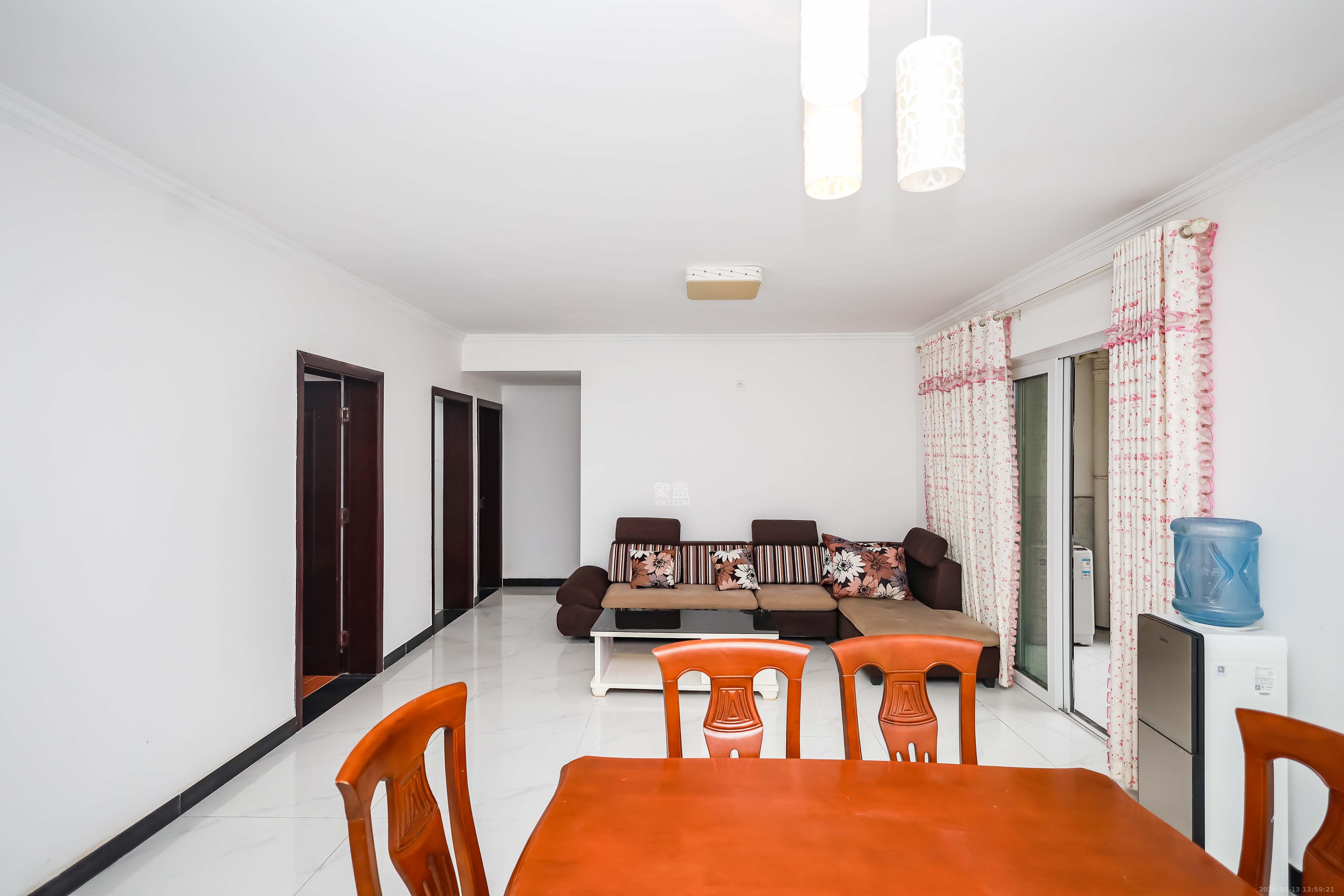 金科世界城  3室2厅2卫    78.0万 金科世界城  3室2厅2卫    78.0万