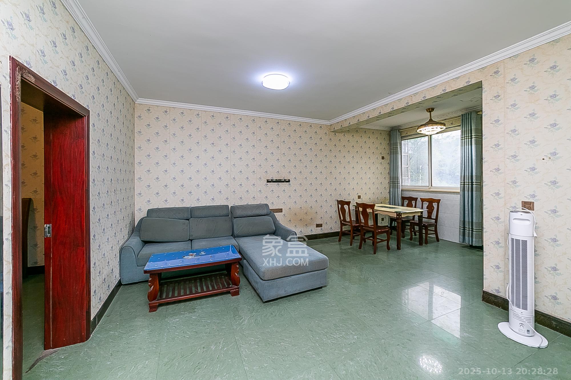 天翔新新家园 2室2厅1卫 42.0万 天翔新新家园 2室2厅1卫 42.0万客厅