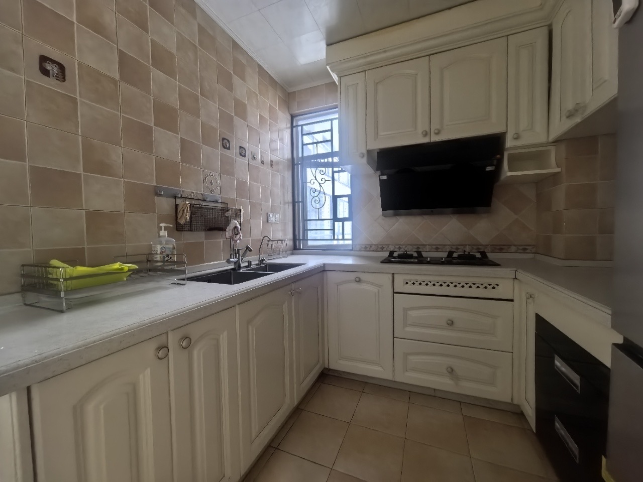 伊泰天骄一期  2室2厅1卫    115.0万