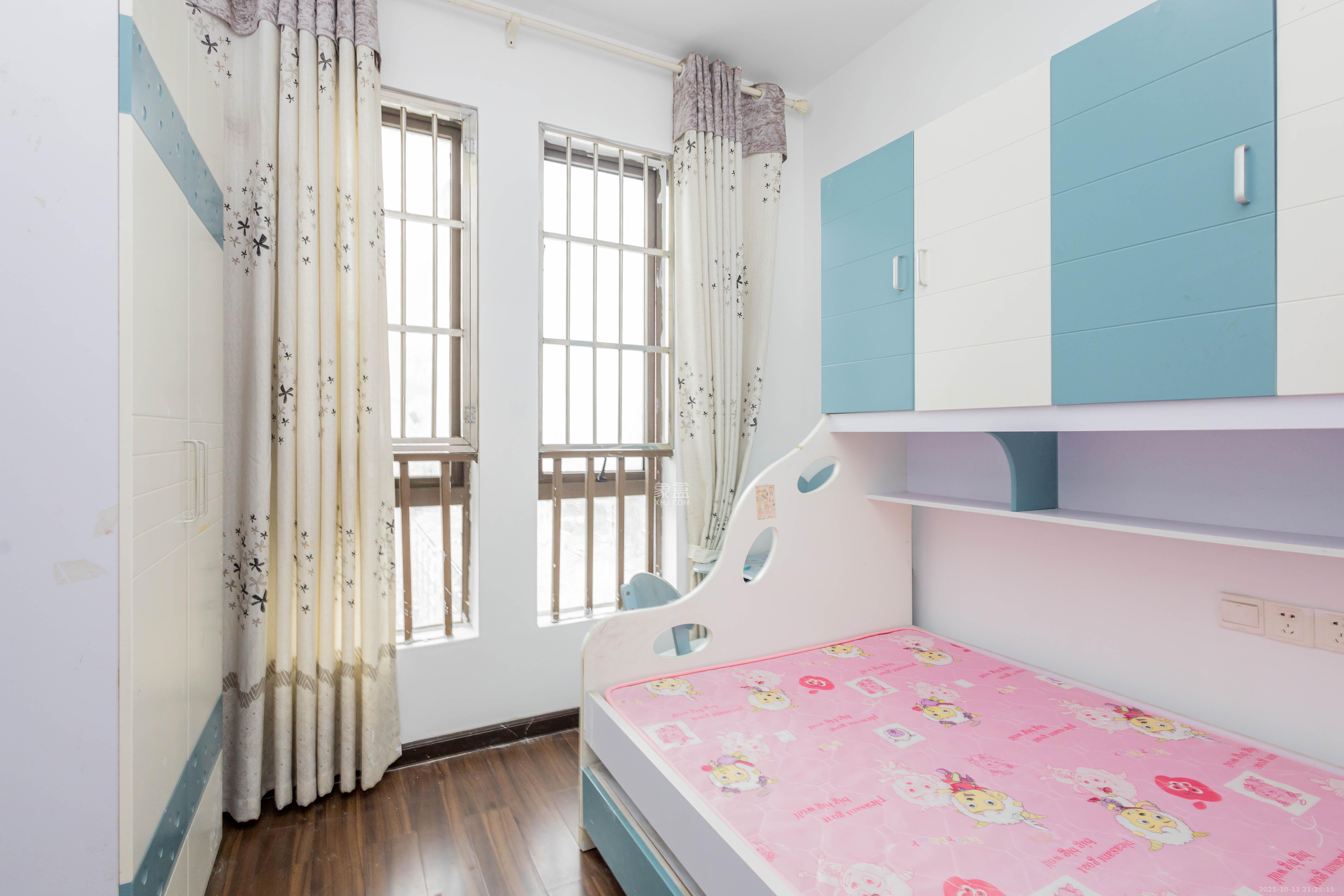 方略潇邦  3室2厅1卫    43.8万卧室