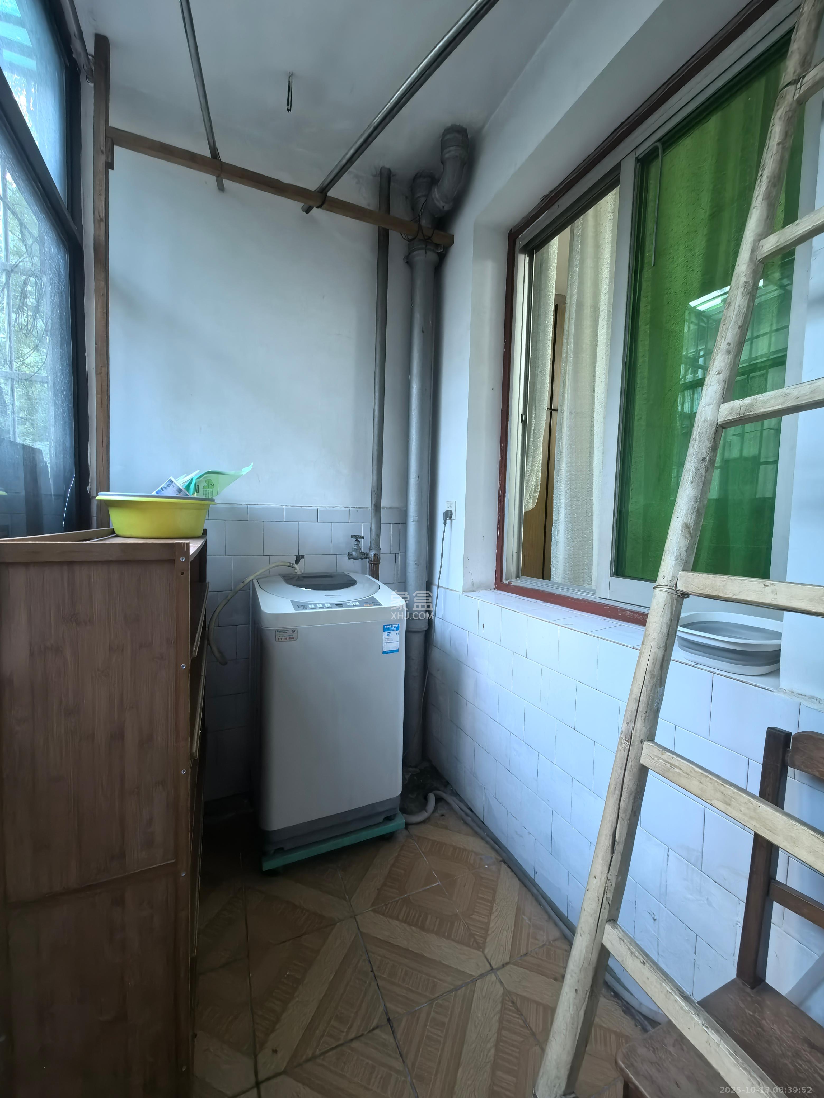 东风二村社区房  2室1厅1卫    1600.0元/月室内图