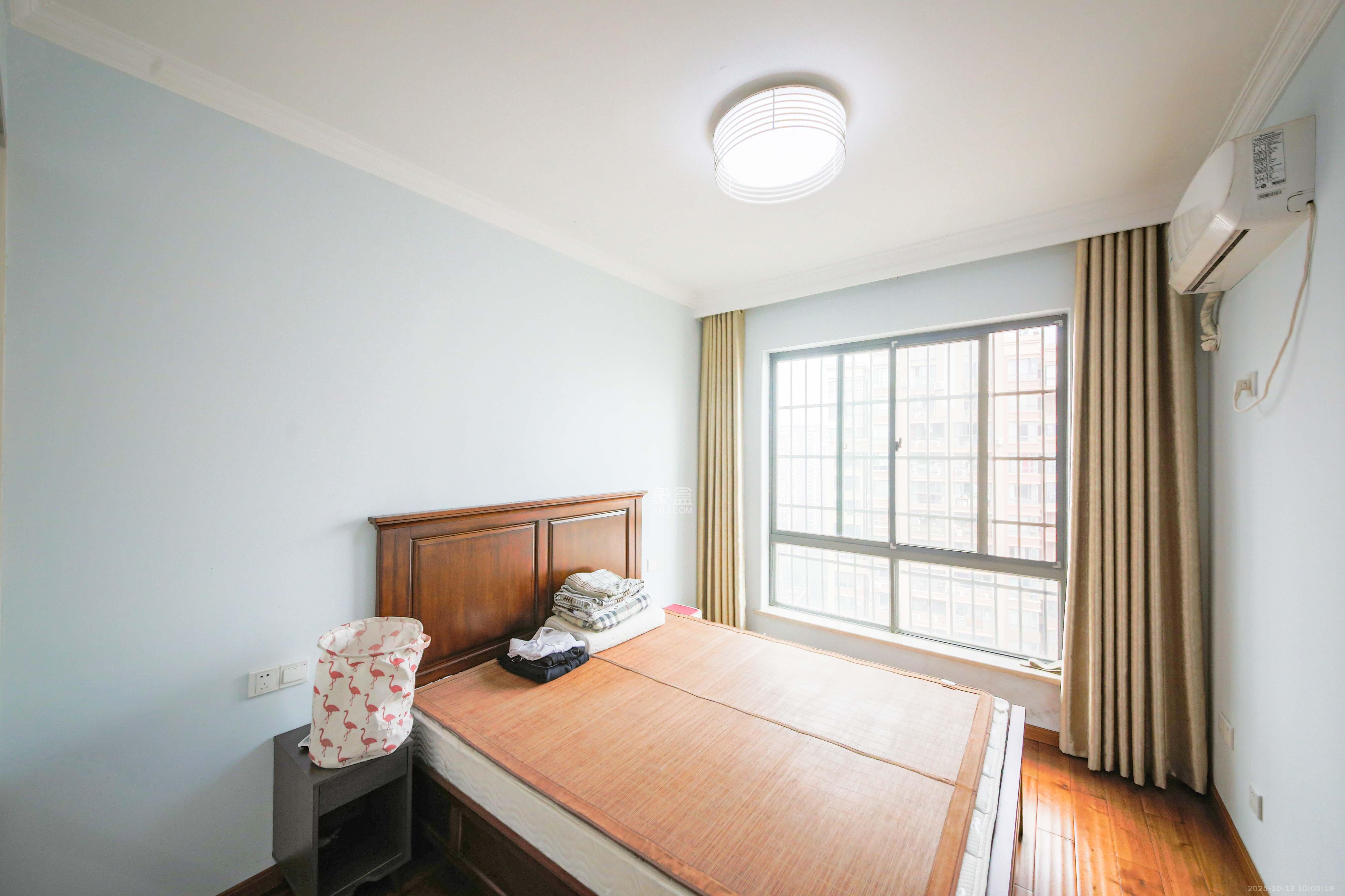 鑫远湘府华城  3室2厅2卫    125.0万卧室