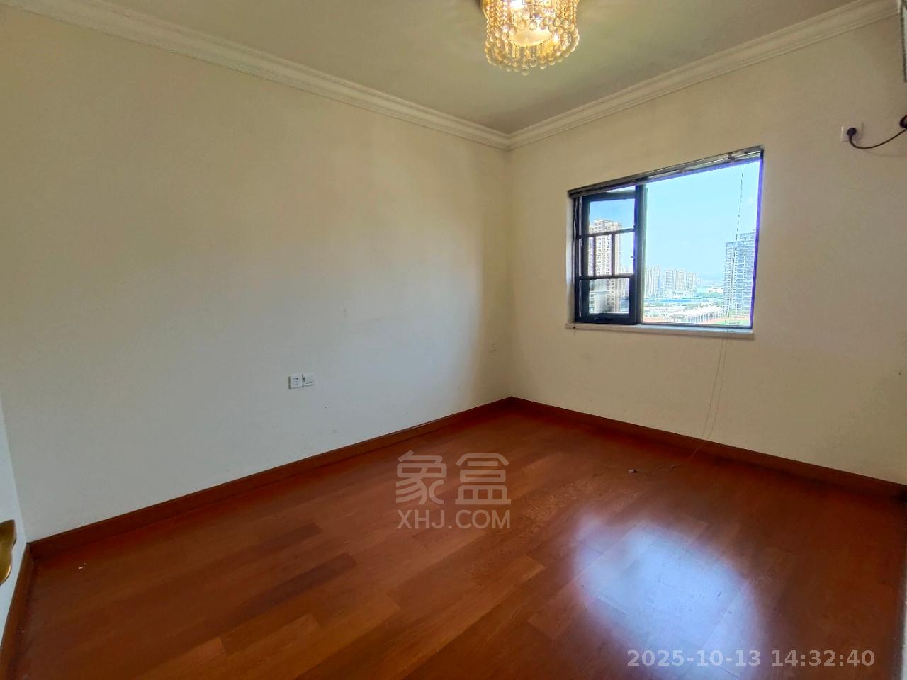 恒大华府 4室2厅2卫 3500.0元/月 恒大华府 4室2厅2卫 3500.0元/月室内图