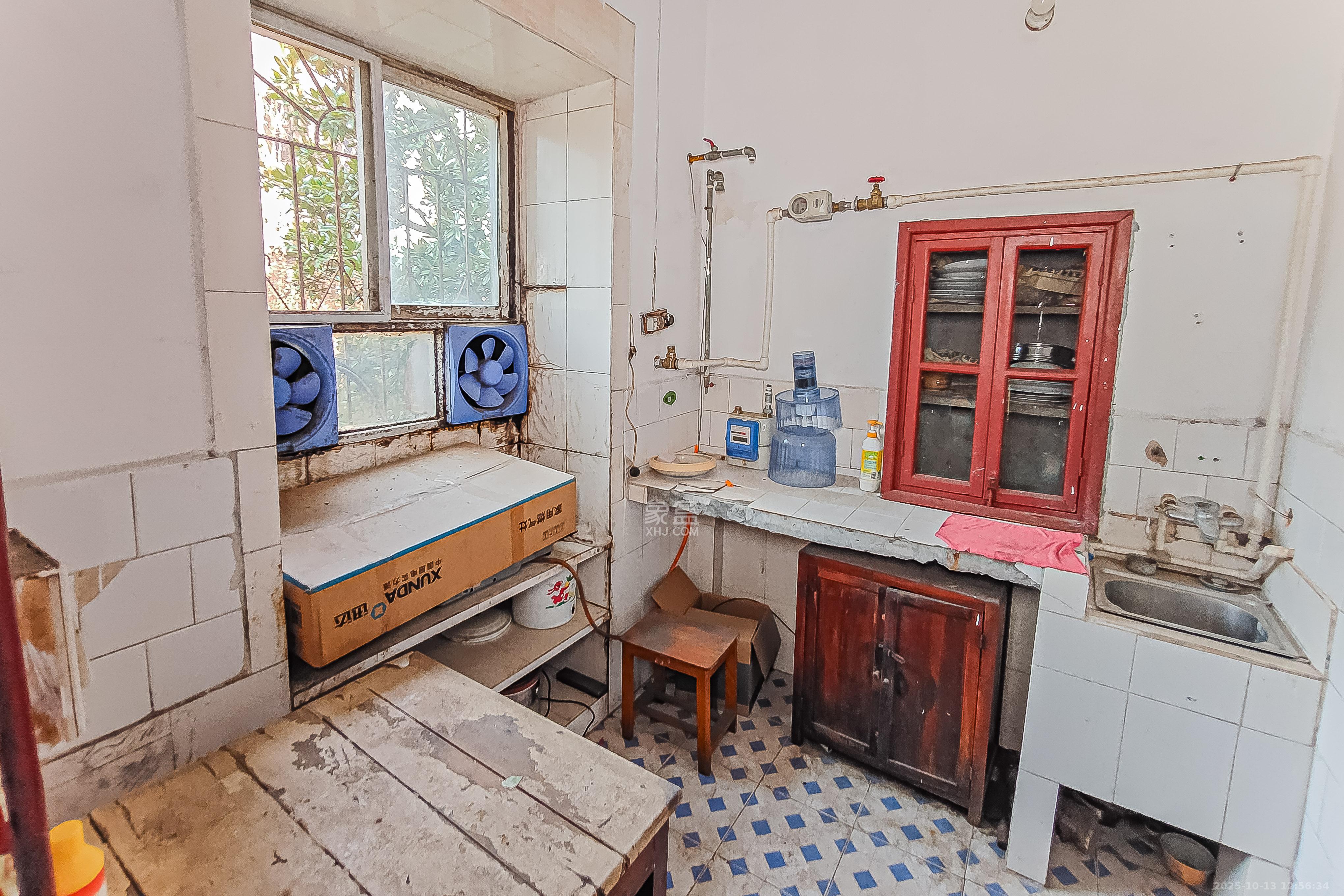 教育电视台宿舍  3室2厅1卫    56.5万厨房