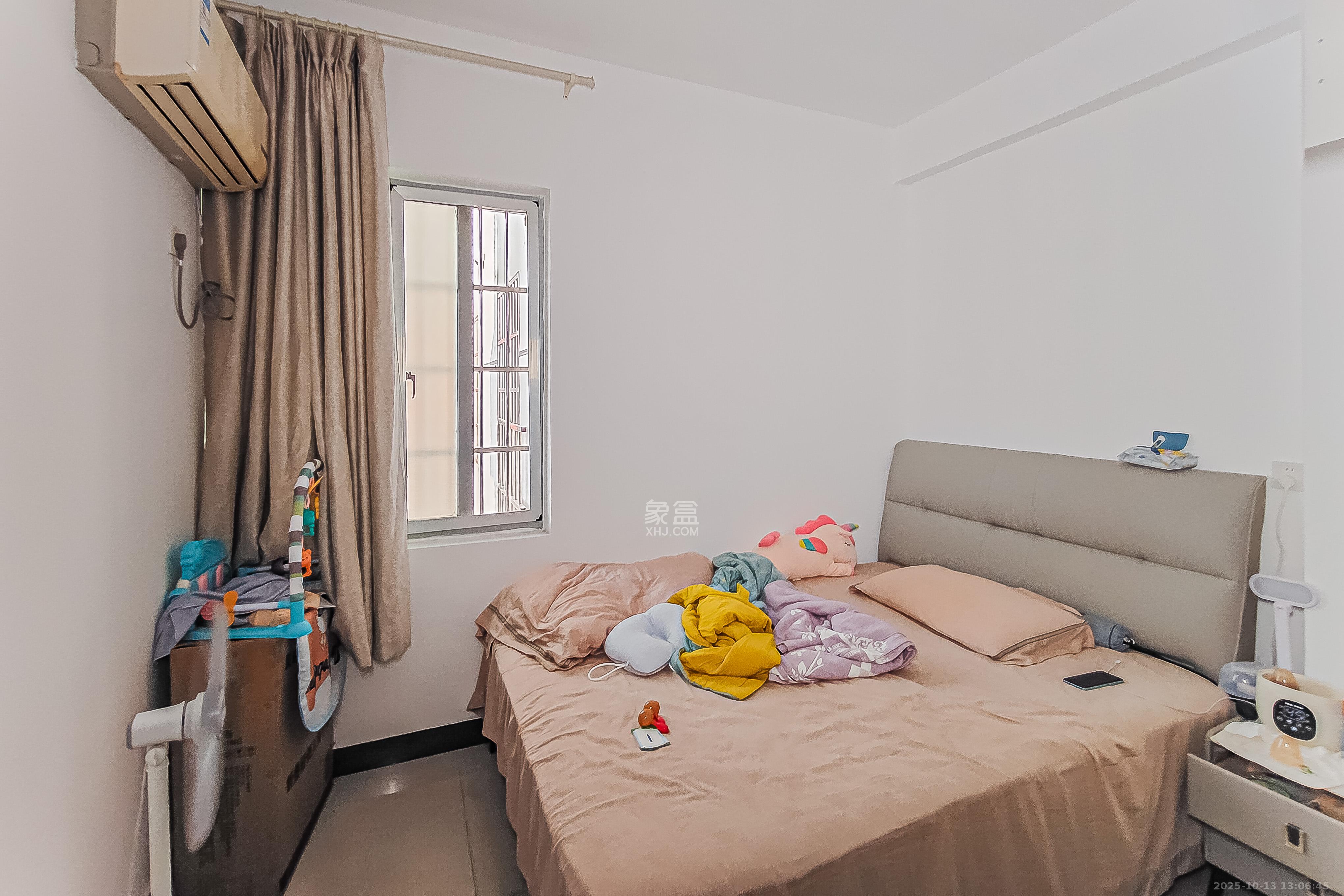 友阿光大大厦  3室2厅2卫    160.0万卧室