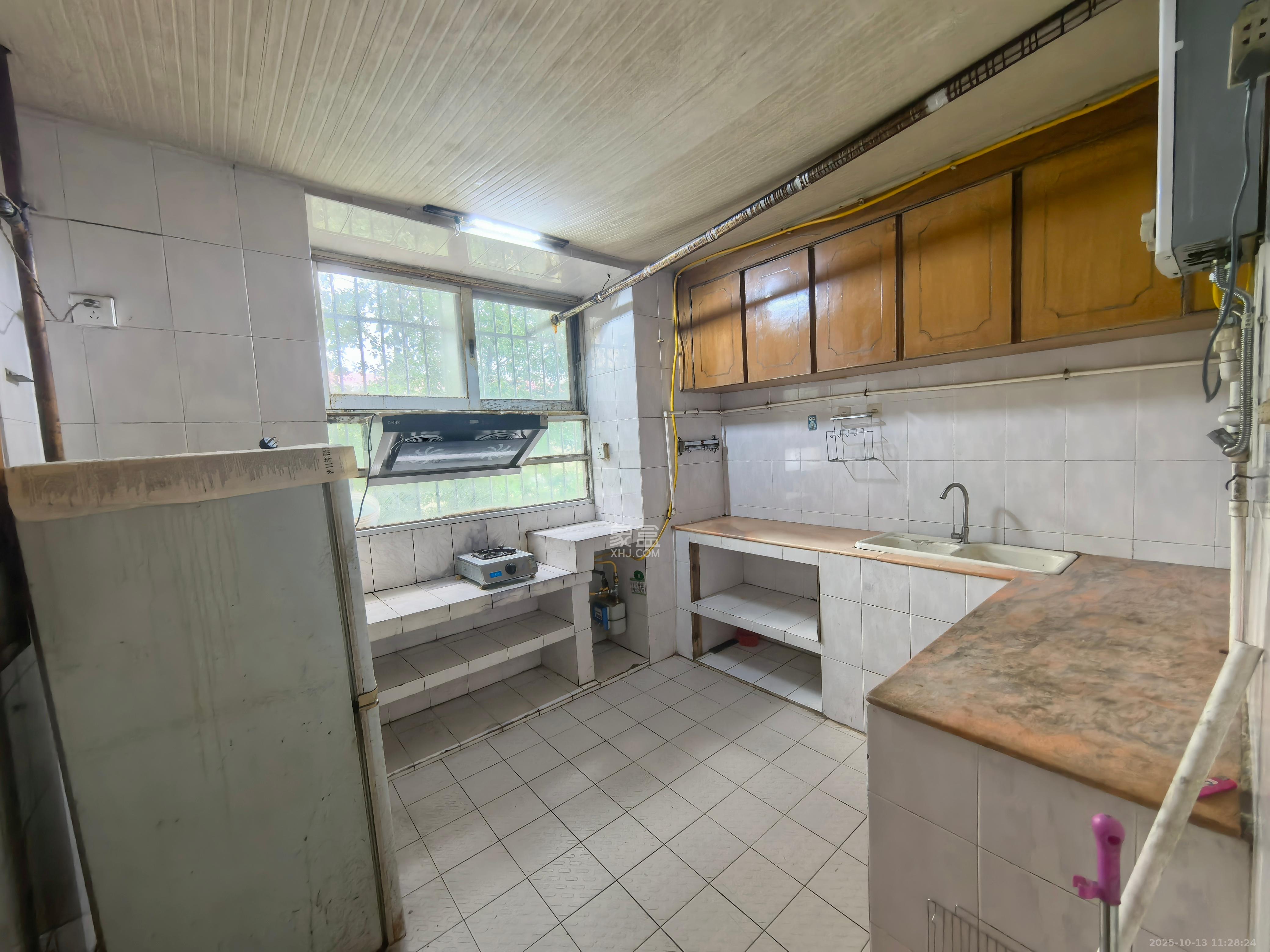 新天小区 3室2厅1卫 1200.0元/月 新天小区 3室2厅1卫 1200.0元/月室内图