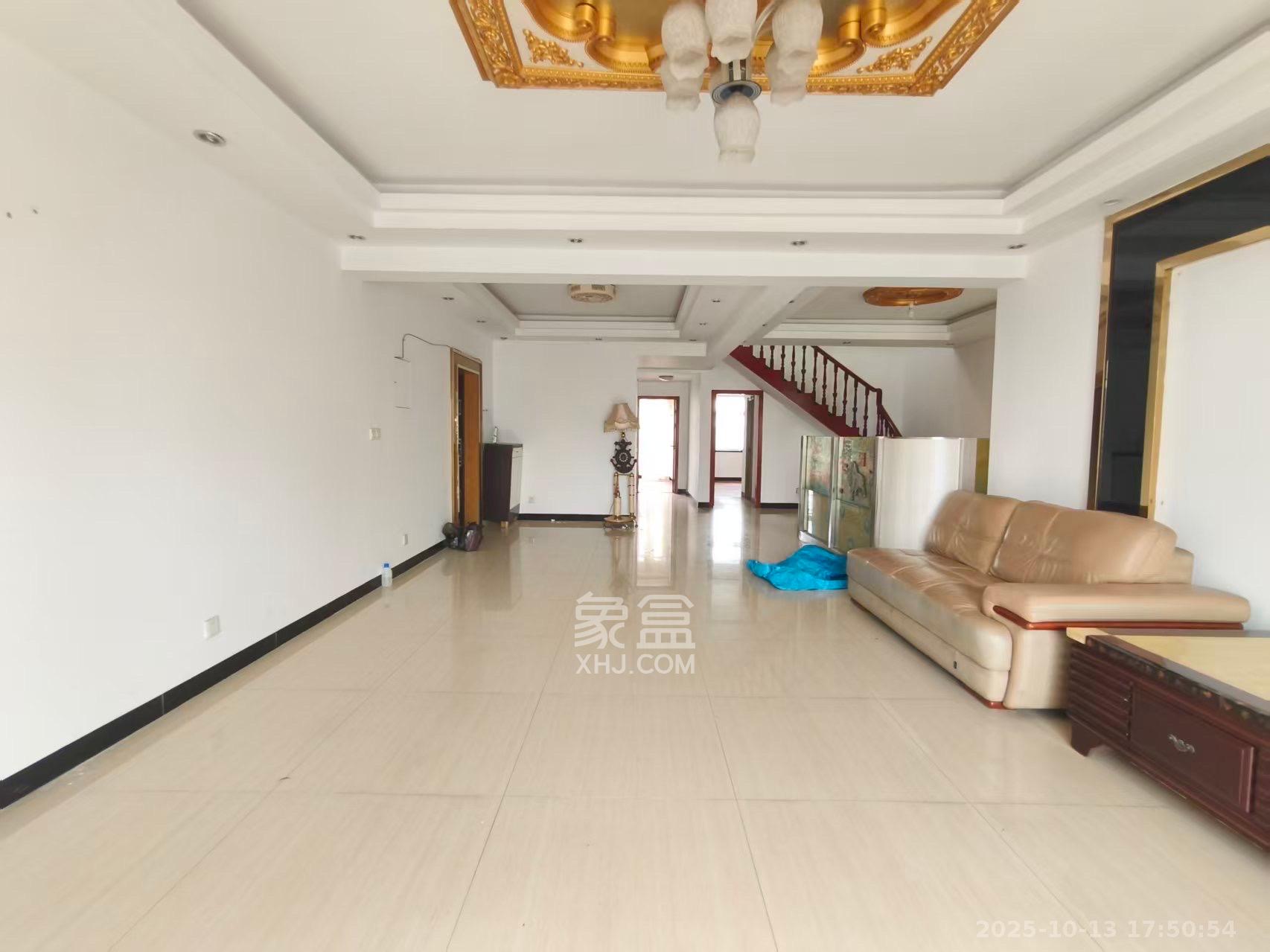 楚天家园  4室2厅3卫    3400.0元/月室内图