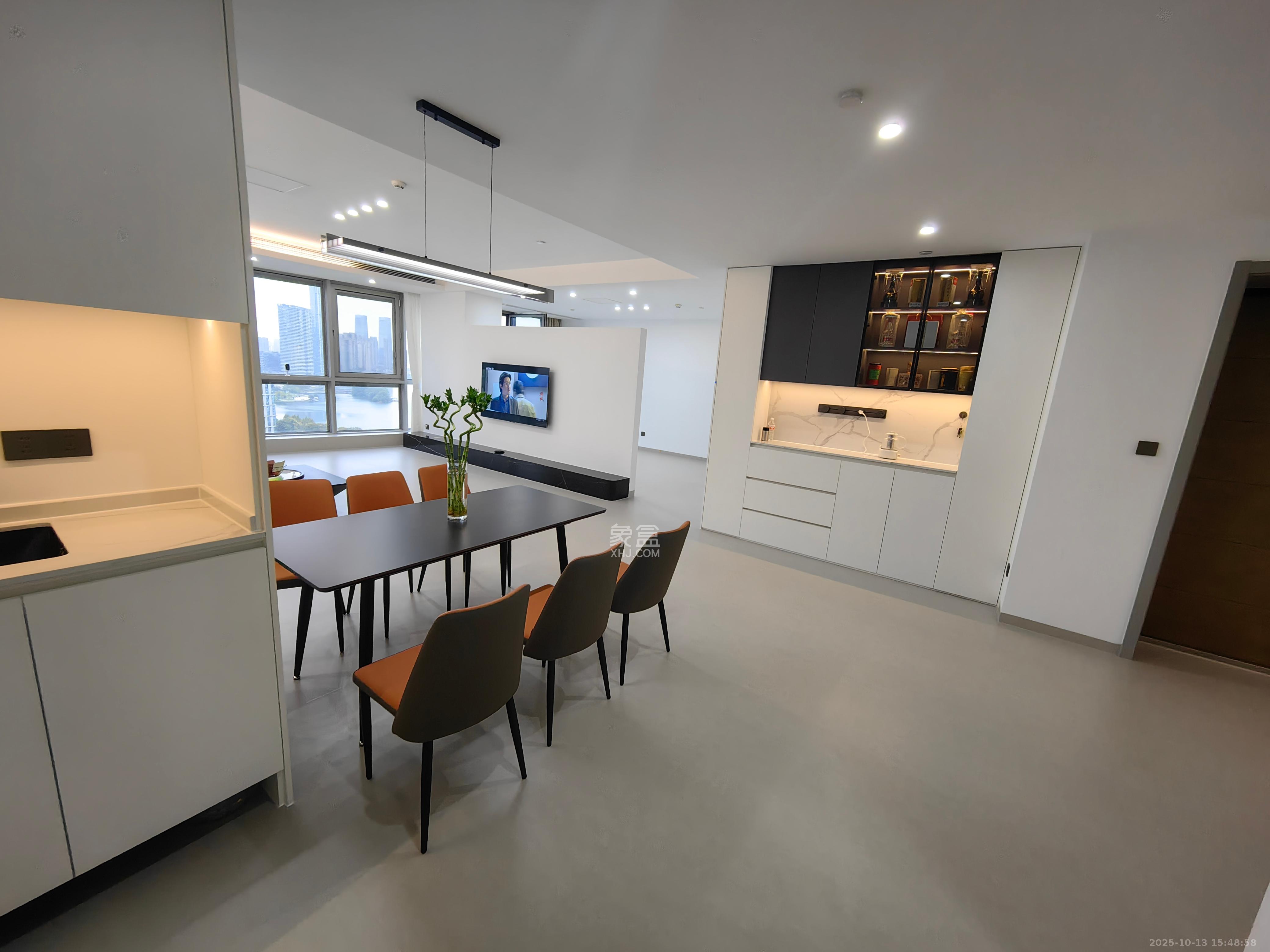 正荣梅溪紫阙台  4室2厅2卫    11000.0元/月室内图