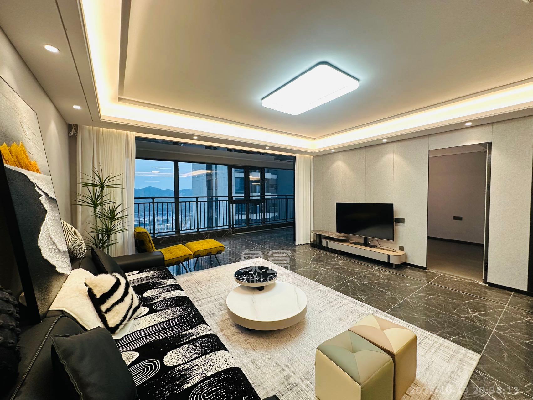 绿地麓云国际一期 6室2厅3卫 9000.0元/月 绿地麓云国际一期 6室2厅3卫 9000.0元/月室内图