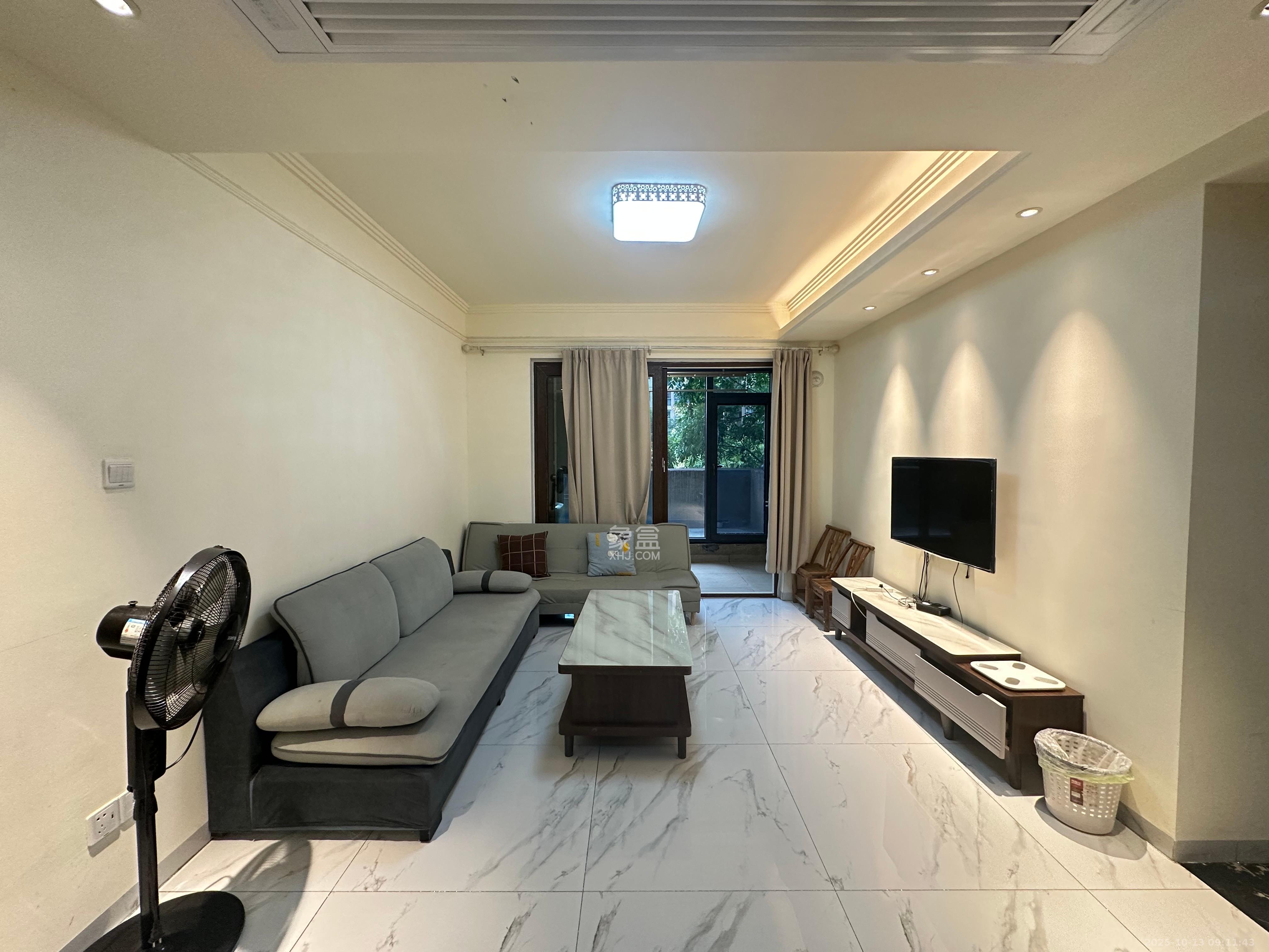 碧桂园中央花园  3室2厅2卫    2500.0元/月 碧桂园中央花园  3室2厅2卫    2500.0元/月