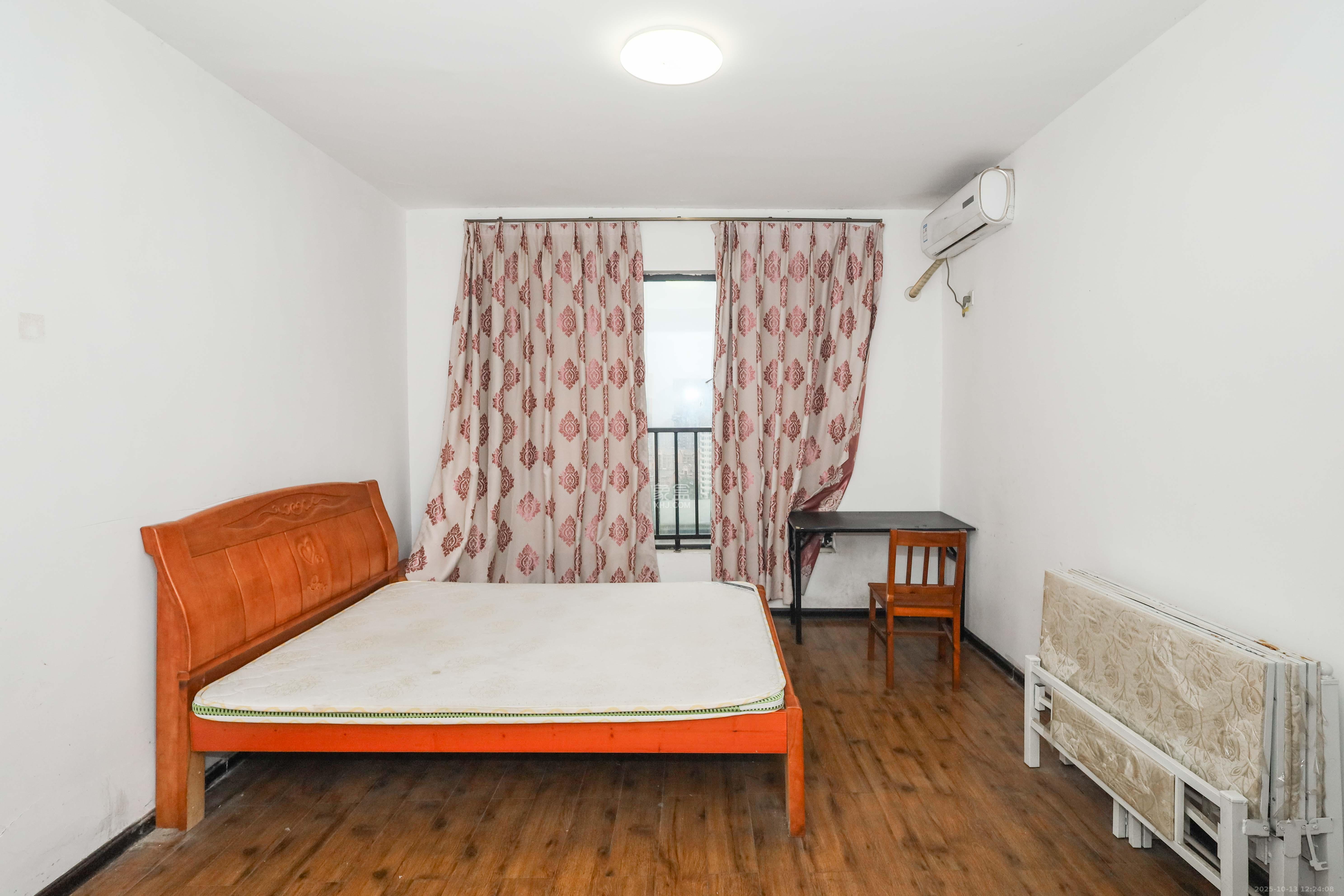 天元涉外景园C区  3室2厅2卫    83.5万卧室