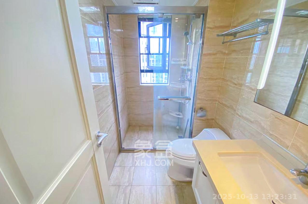 万科里梅溪郡  3室2厅2卫    188.0万卫生间