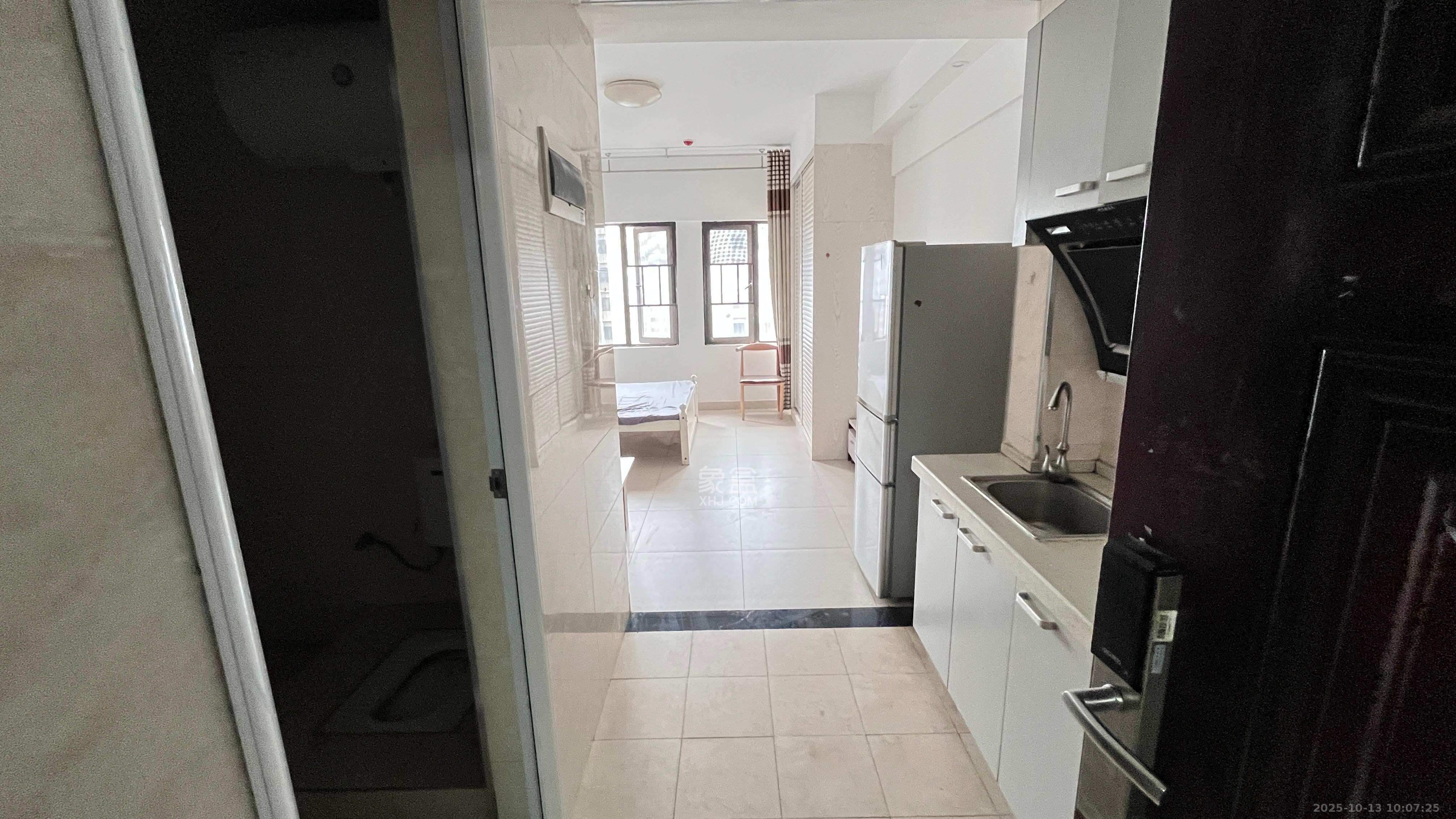 卓越蔚蓝海岸二期  3室2厅2卫    3500.0元/月室内图