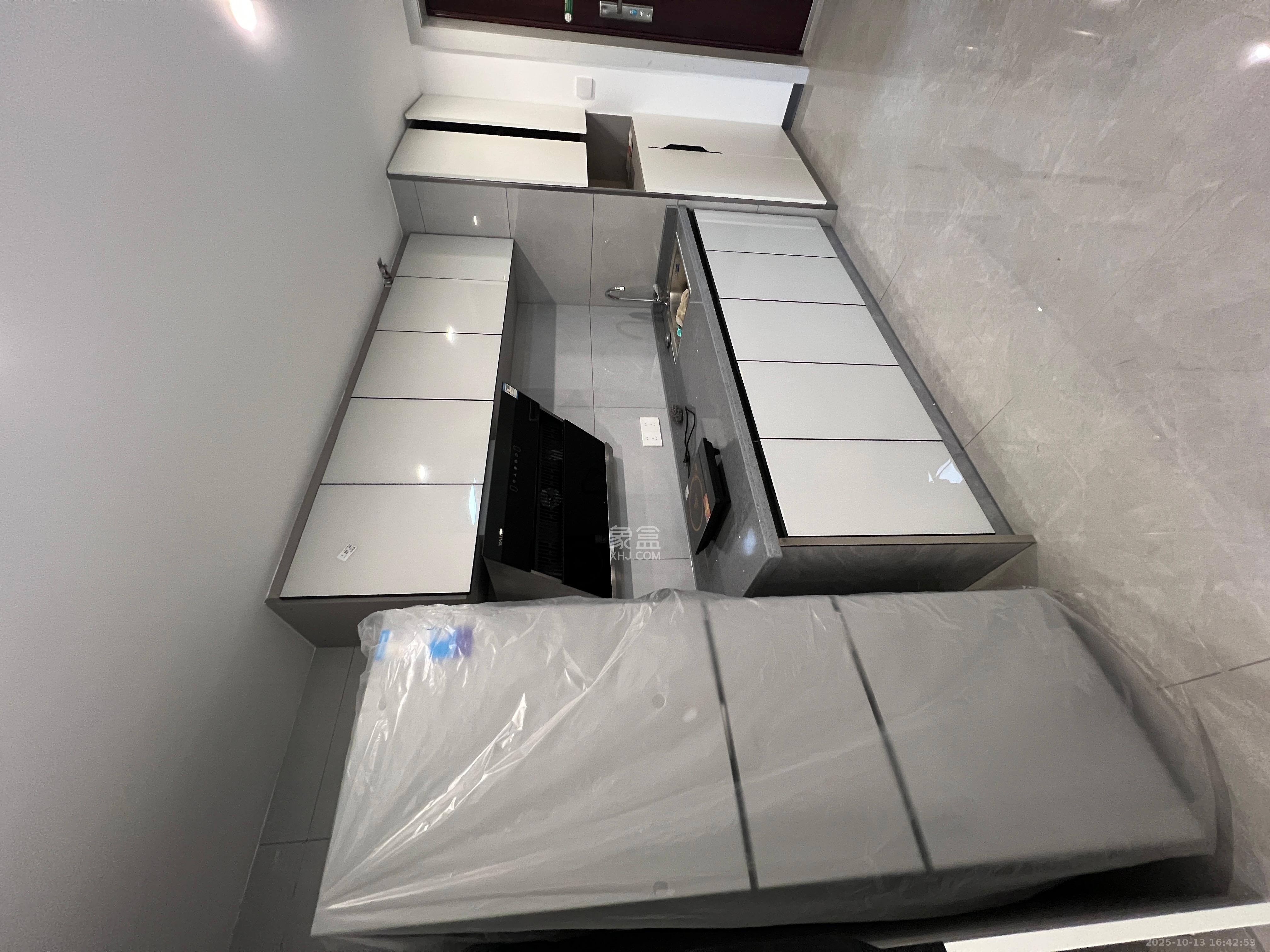 世茂璀璨天城公寓 1室1厅1卫 2000.0元/月 世茂璀璨天城公寓 1室1厅1卫 2000.0元/月室内图