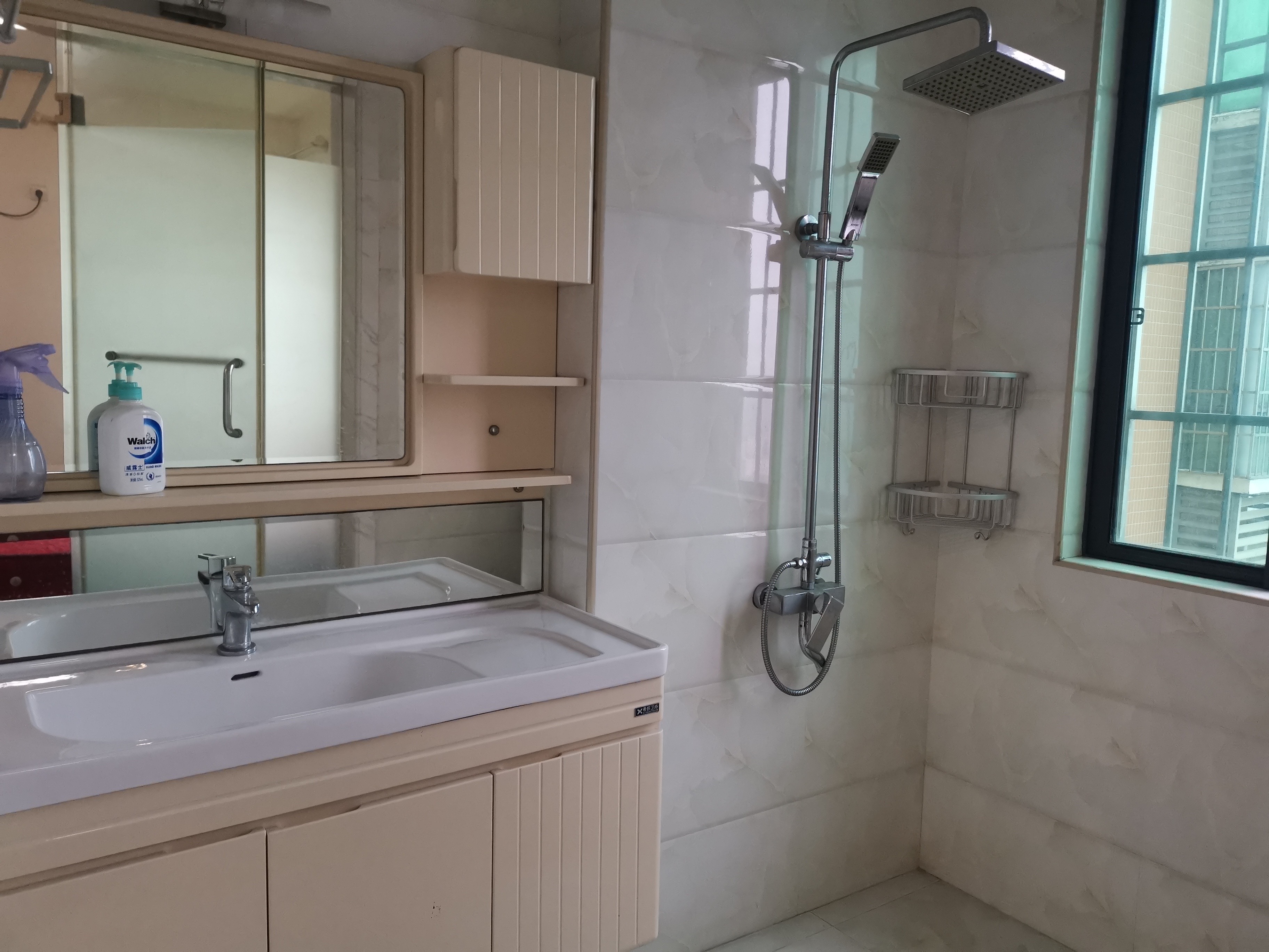 银源春天  3室2厅2卫    1800.0元/月室内图