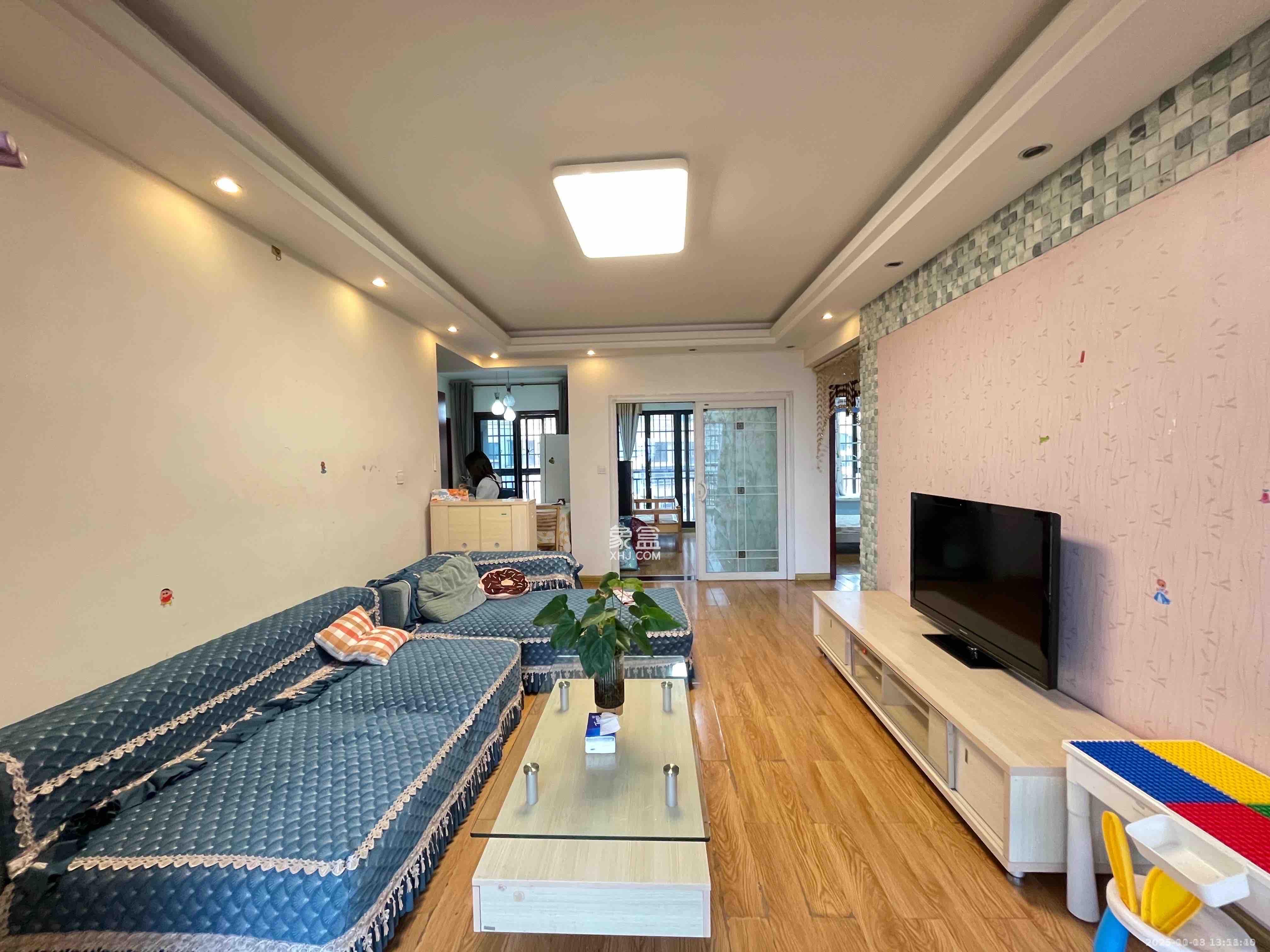 保利麓谷林语B区  3室2厅1卫    2300.0元/月 保利麓谷林语B区  3室2厅1卫    2300.0元/月室内图