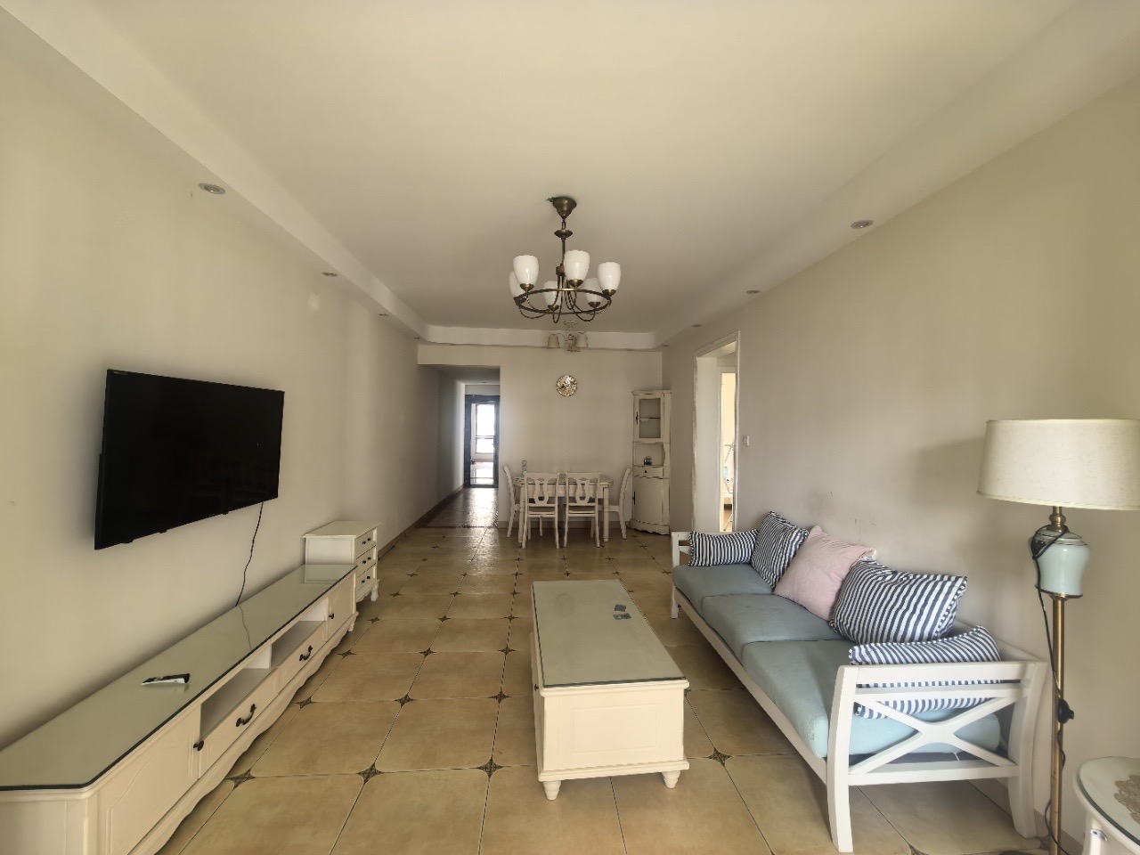 伊泰天骄一期  2室2厅1卫    115.0万客厅