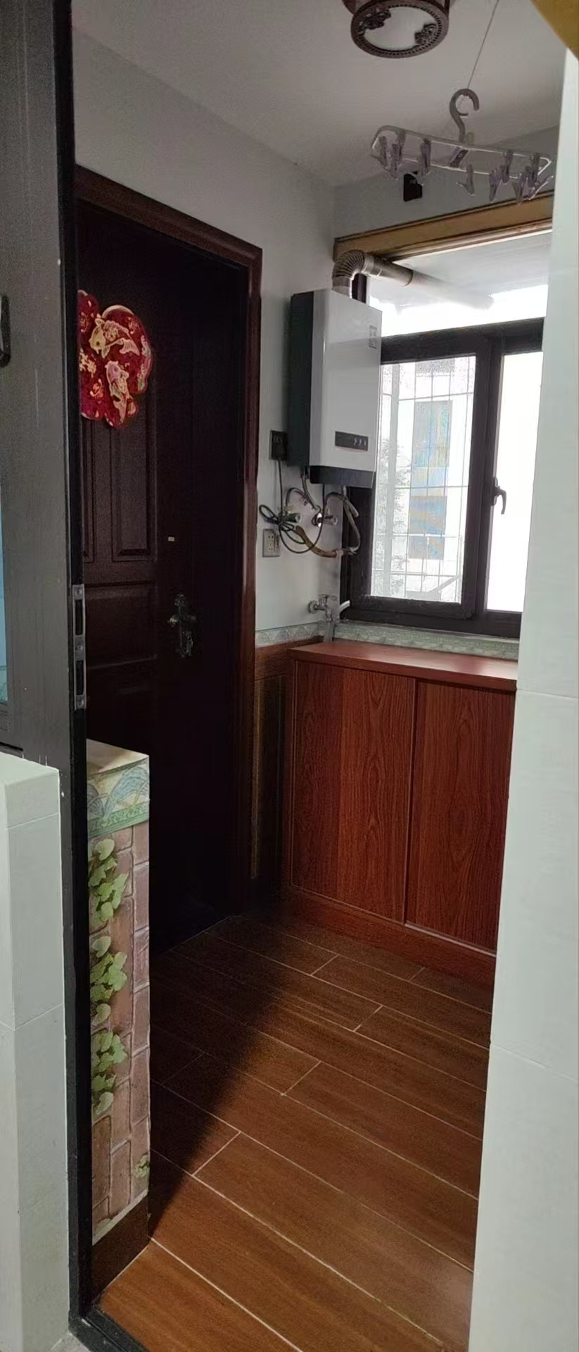 保利中央海岸一二期  3室2厅2卫    200.0万客厅