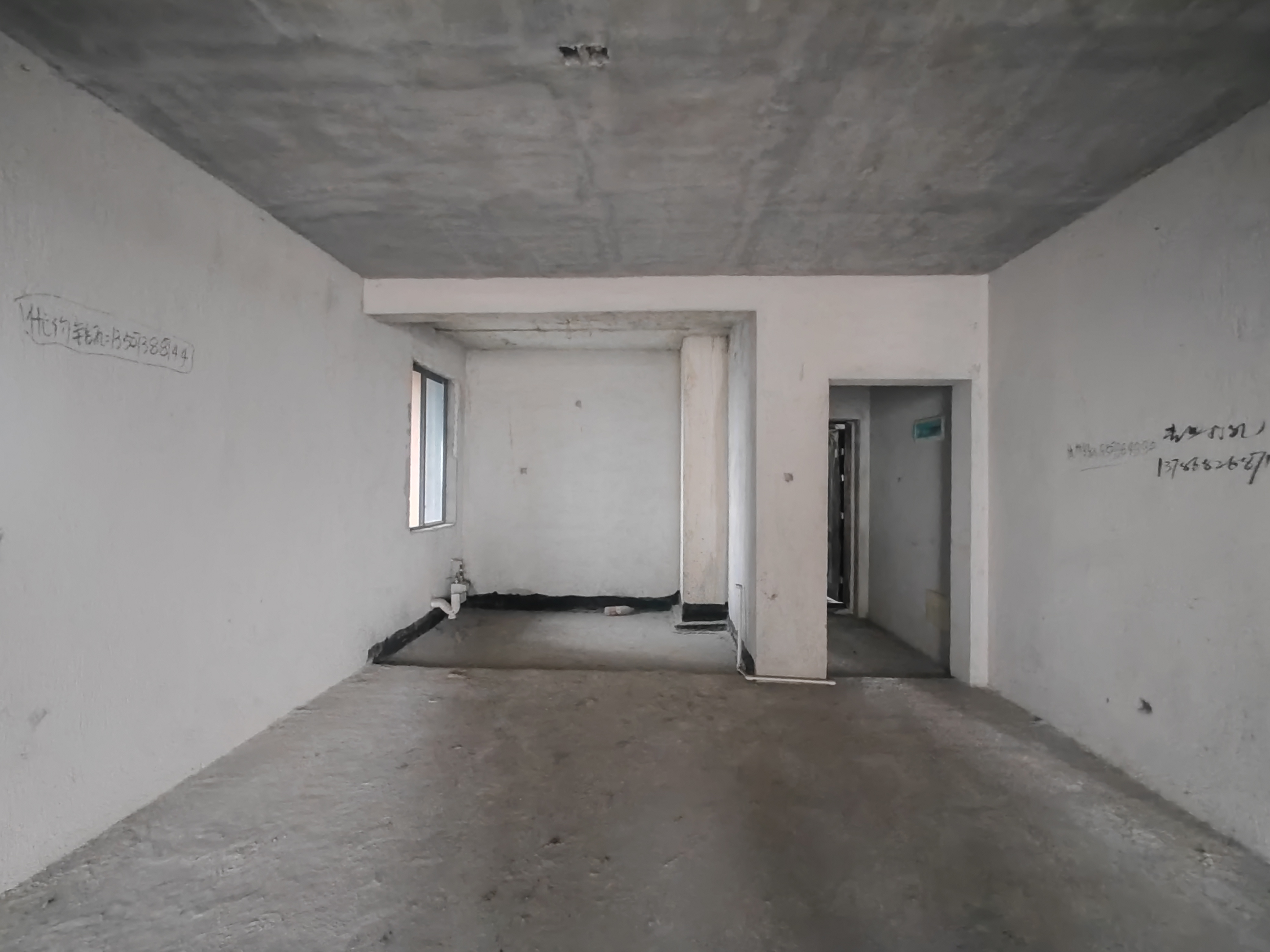 大同沁园 1室0厅0卫 65.8万 大同沁园 1室0厅0卫 65.8万客厅