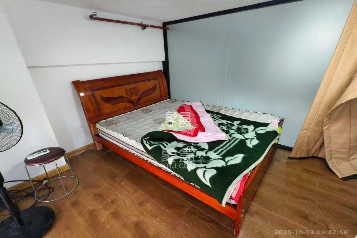 华润置地广场二期  1室1厅1卫    1680.0元/月 华润置地广场二期  1室1厅1卫    1680.0元/月室内图