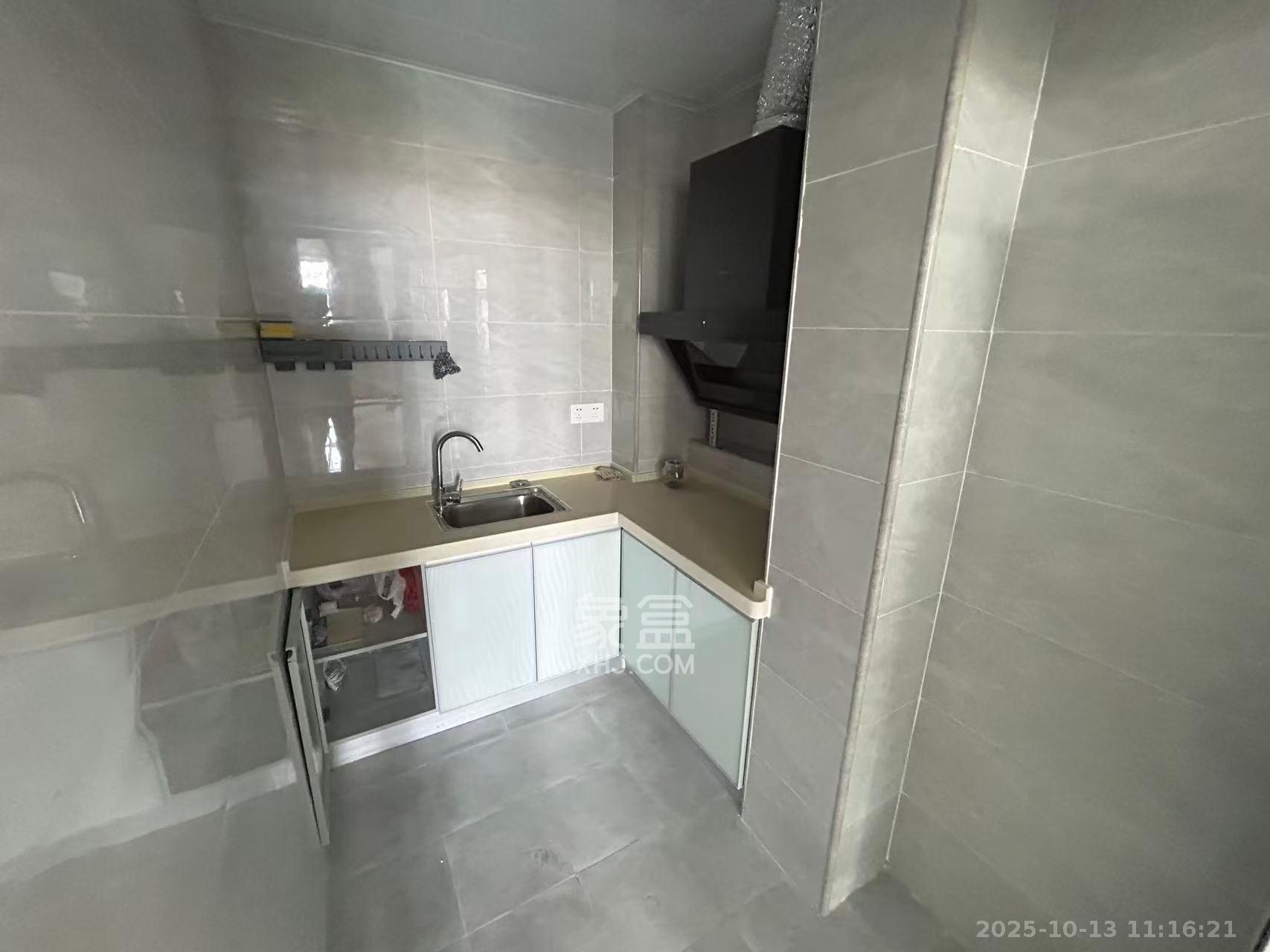 中悦领秀城  2室2厅1卫    1600.0元/月 中悦领秀城  2室2厅1卫    1600.0元/月室内图