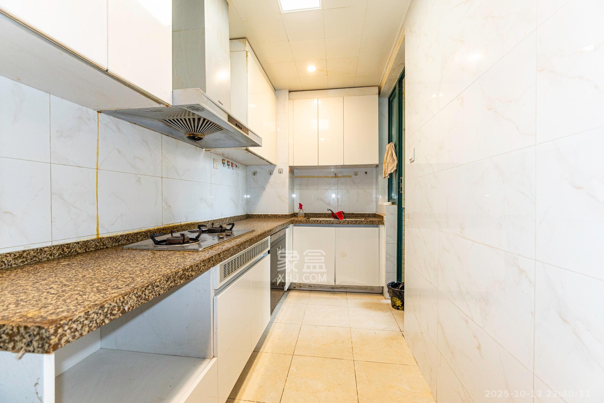 恒大翡翠华庭  3室2厅1卫    85.0万厨房