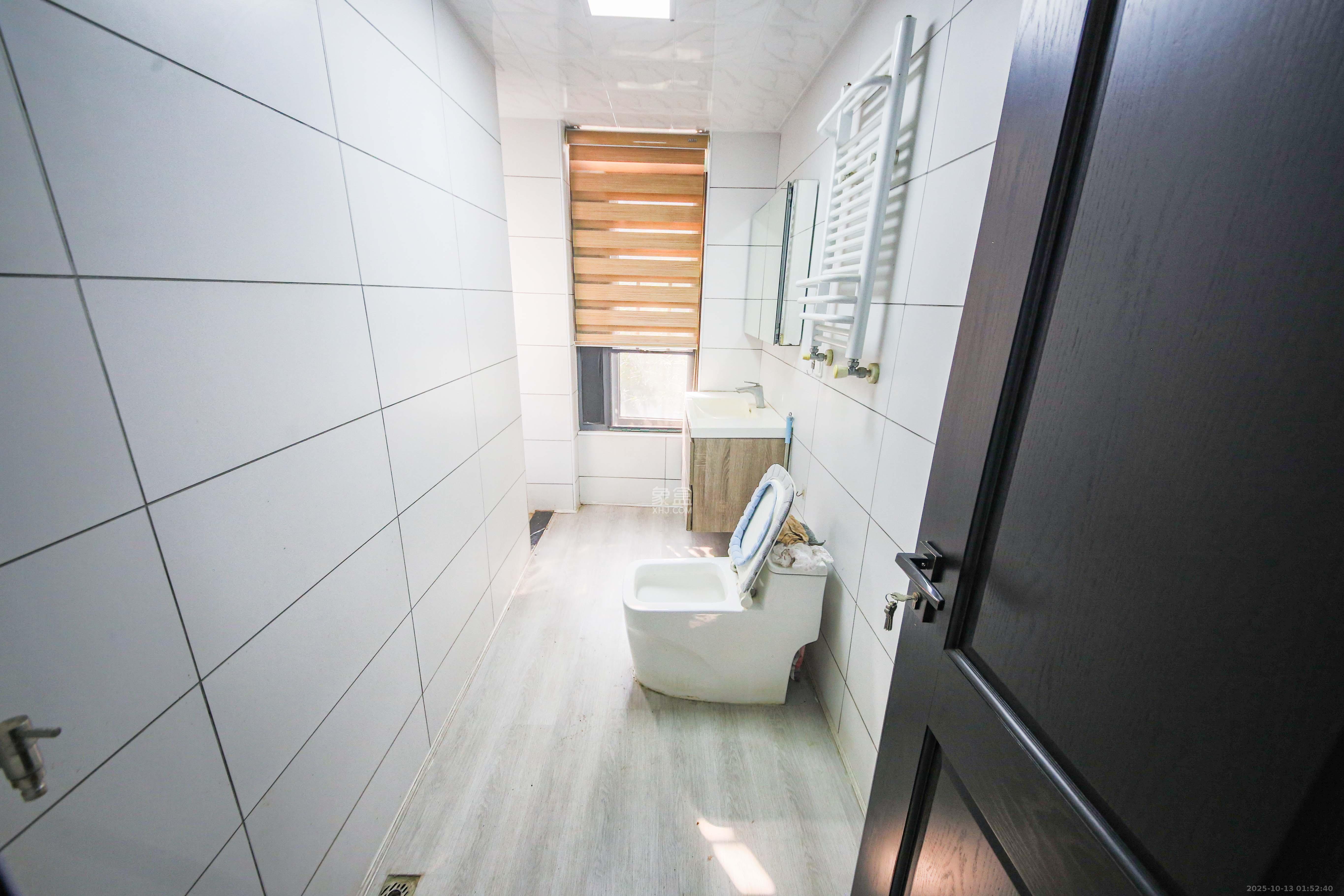 奥林匹克花园  2室1厅1卫    95.0万卫生间