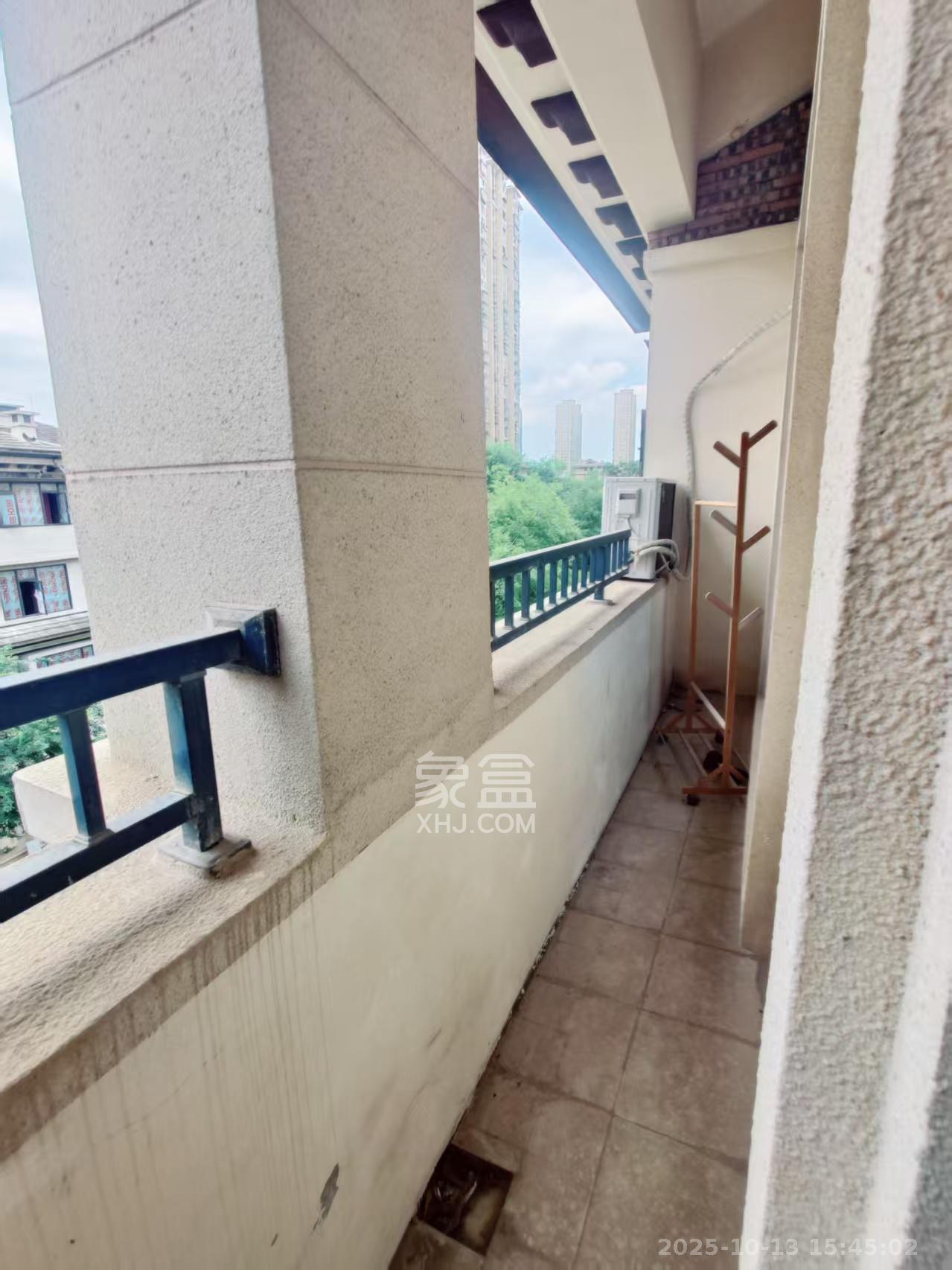 龙湖湘风原著（龙湖湘风星城）  6室3厅3卫    5500.0元/月室内图