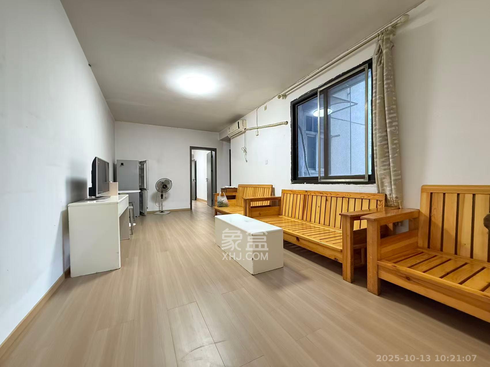 左家塘印刷厂宿舍（人印宿舍）  1室0厅0卫    1300.0元/月