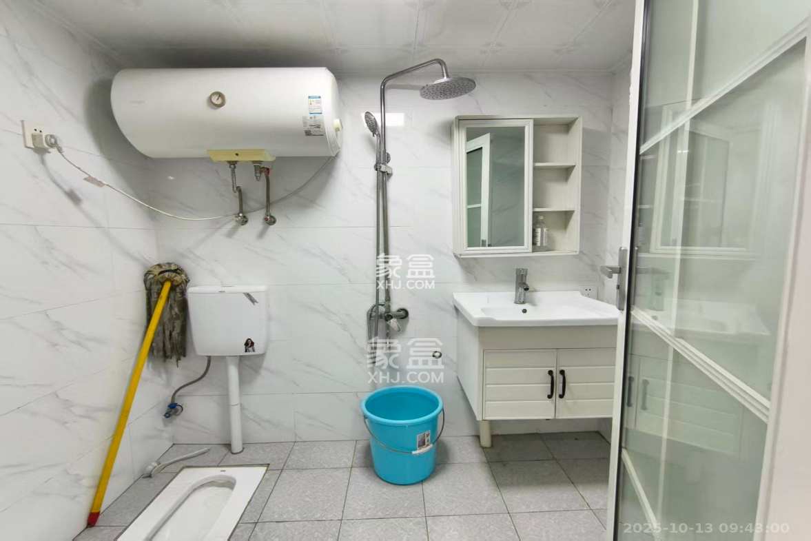 华润置地广场二期  1室1厅1卫    1680.0元/月 华润置地广场二期  1室1厅1卫    1680.0元/月室内图