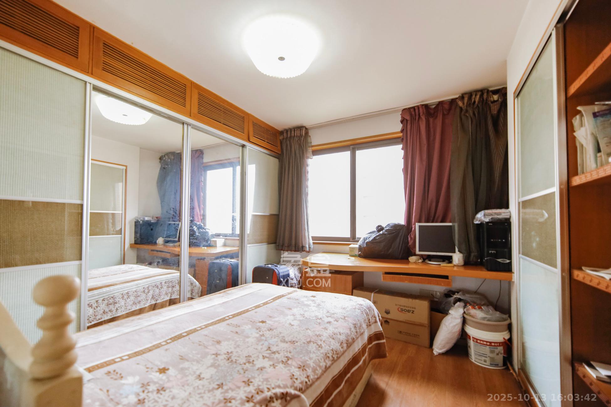 上海城小区  3室1厅2卫    98.0万卧室