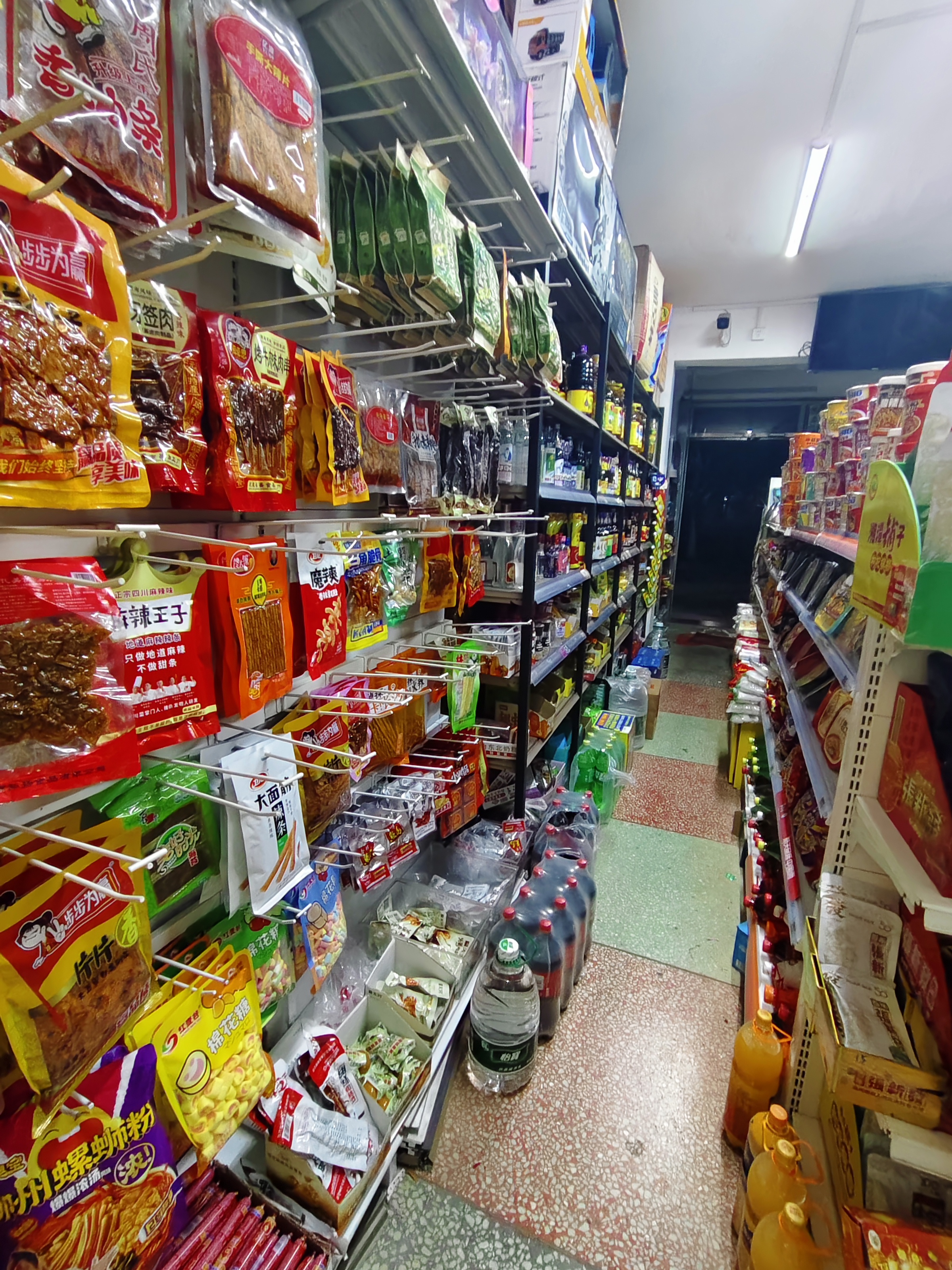 滨江花园 3室2厅2卫 118.0万 滨江花园 3室2厅2卫 118.0万客厅