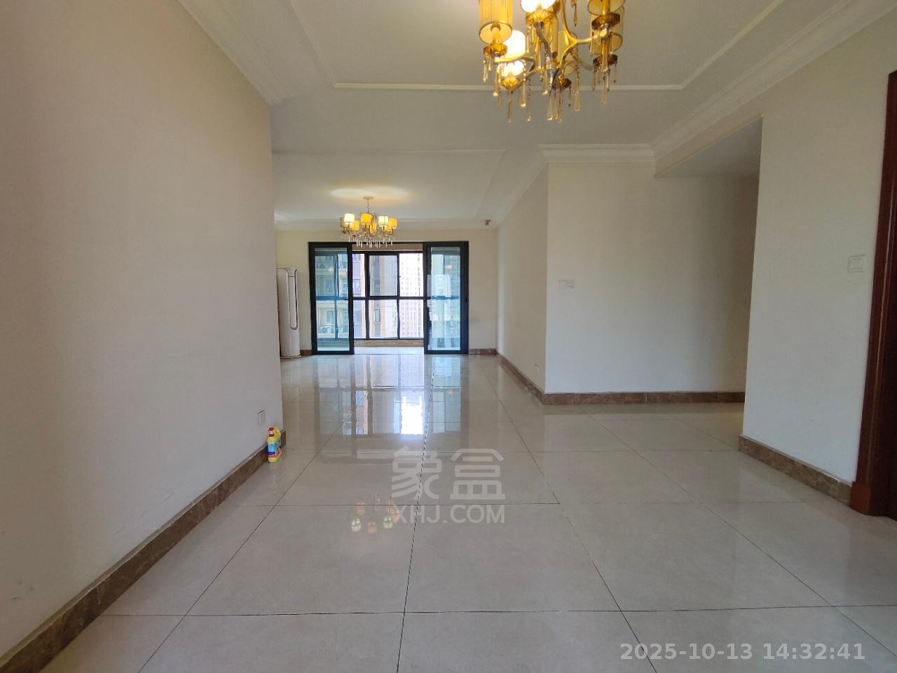 恒大华府 4室2厅2卫 3500.0元/月 恒大华府 4室2厅2卫 3500.0元/月室内图