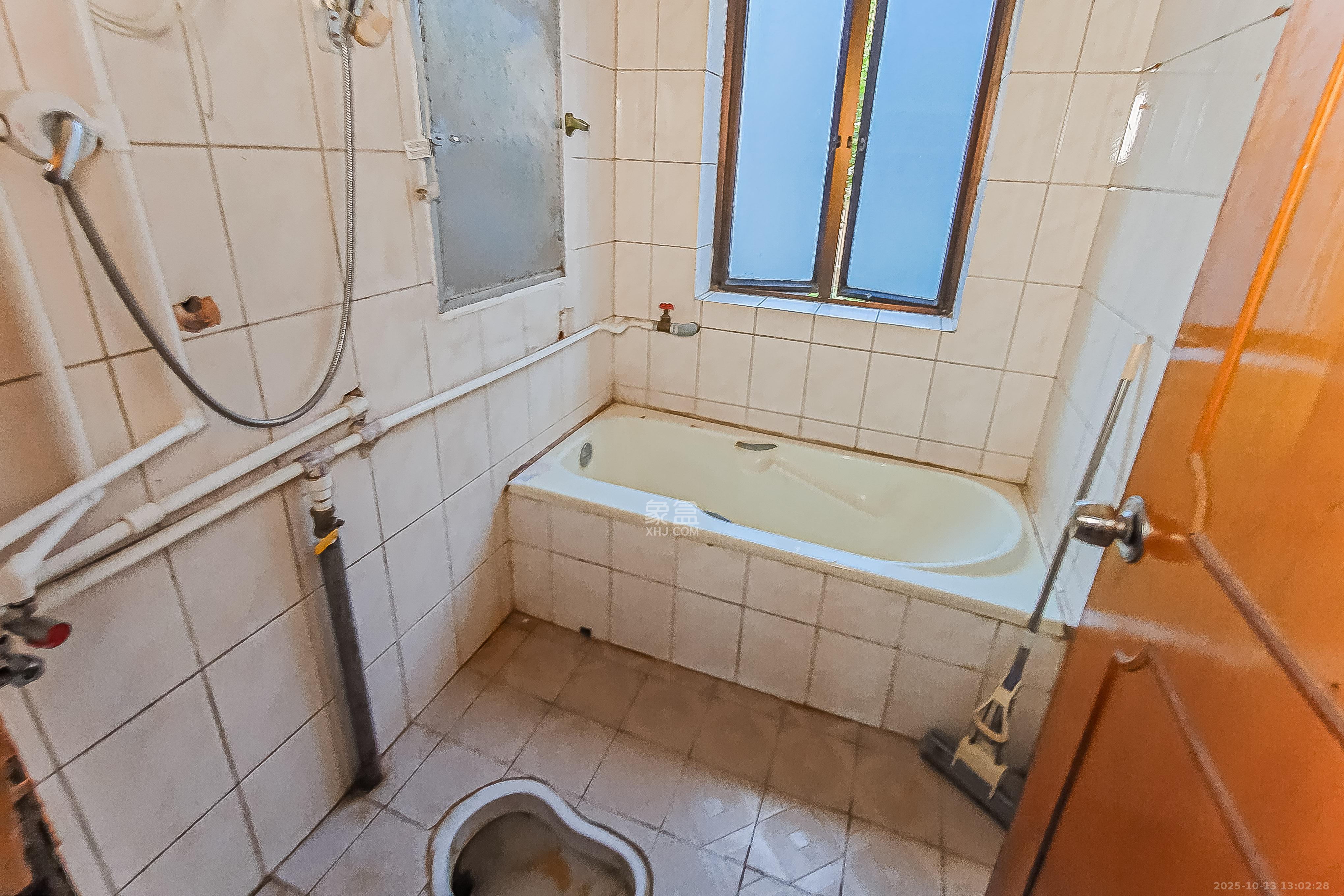 省地税局  3室2厅1卫    90.0万卫生间